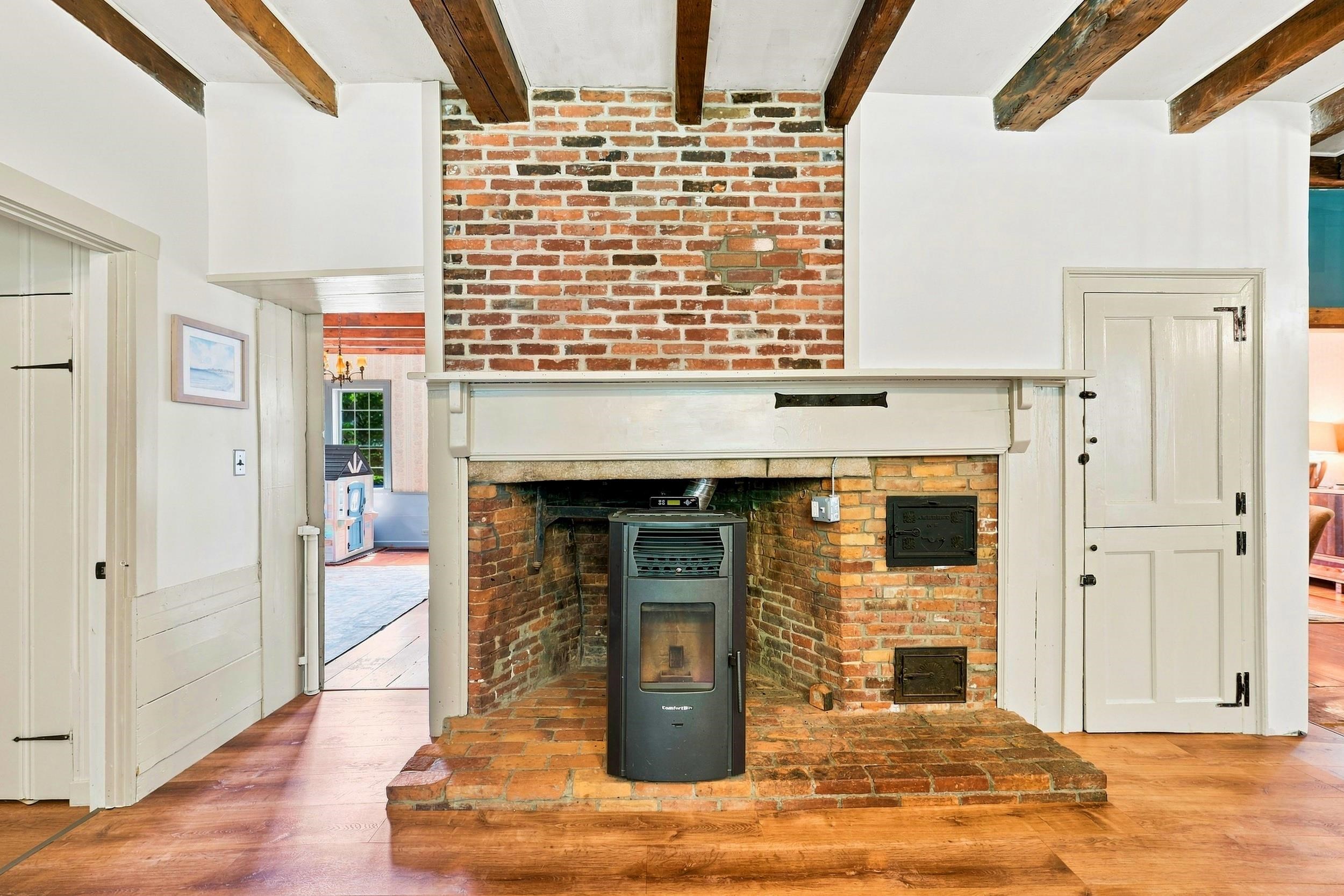 12 Nottingham Rd, Deerfield, NH 03037