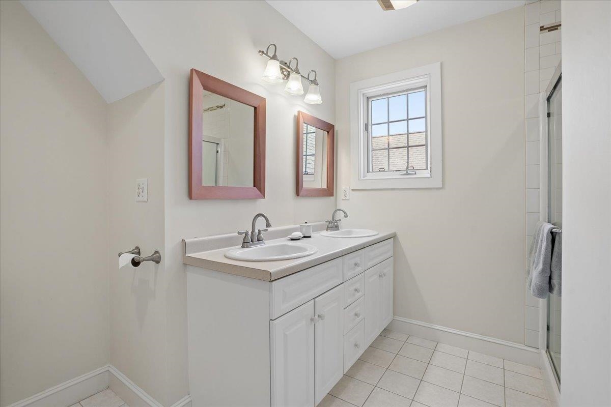 343 N Amherst Rd, Bedford, NH 03110