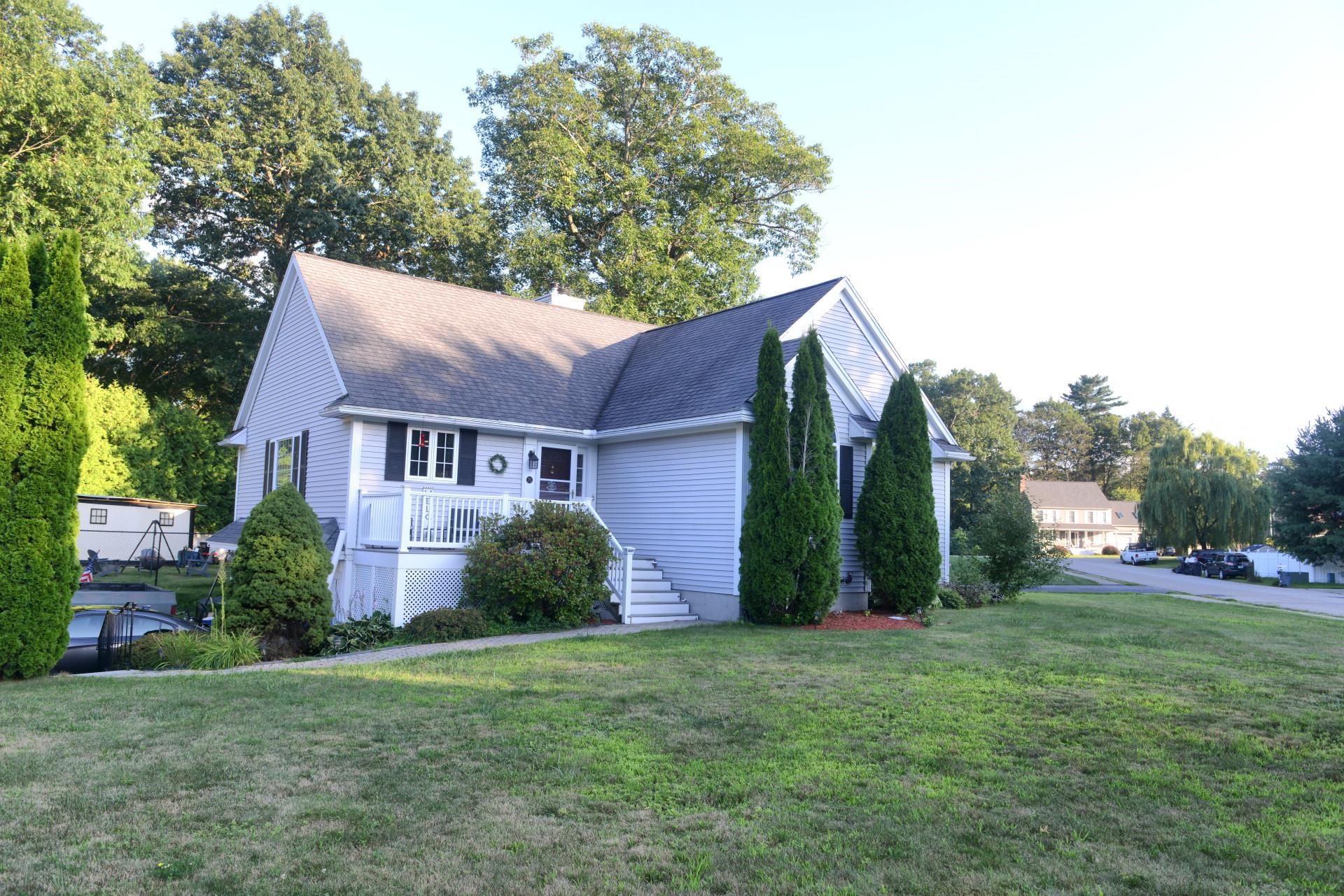 75 Border Winds Ave, Seabrook, NH 03874
