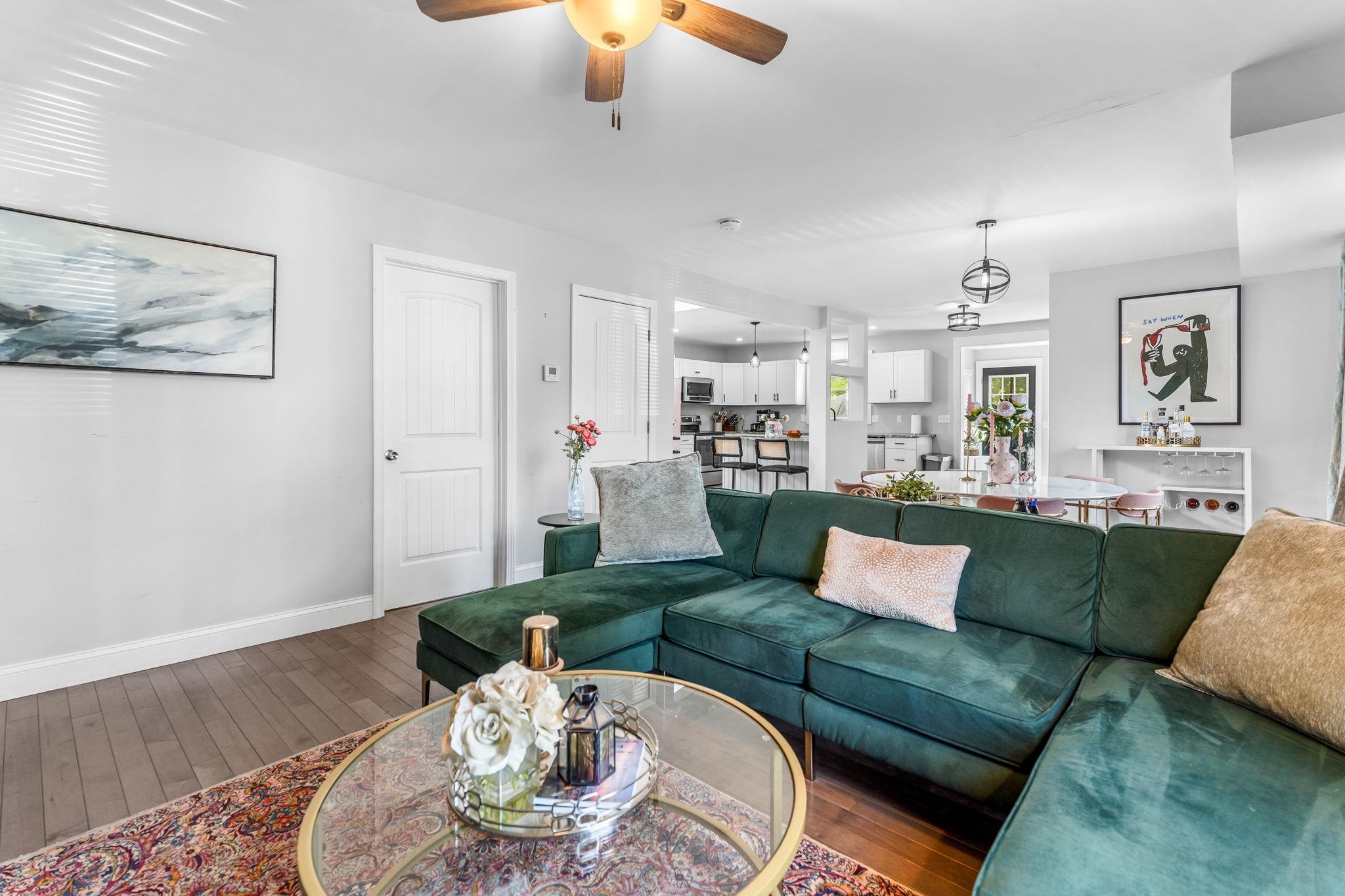 Living Room 25586772