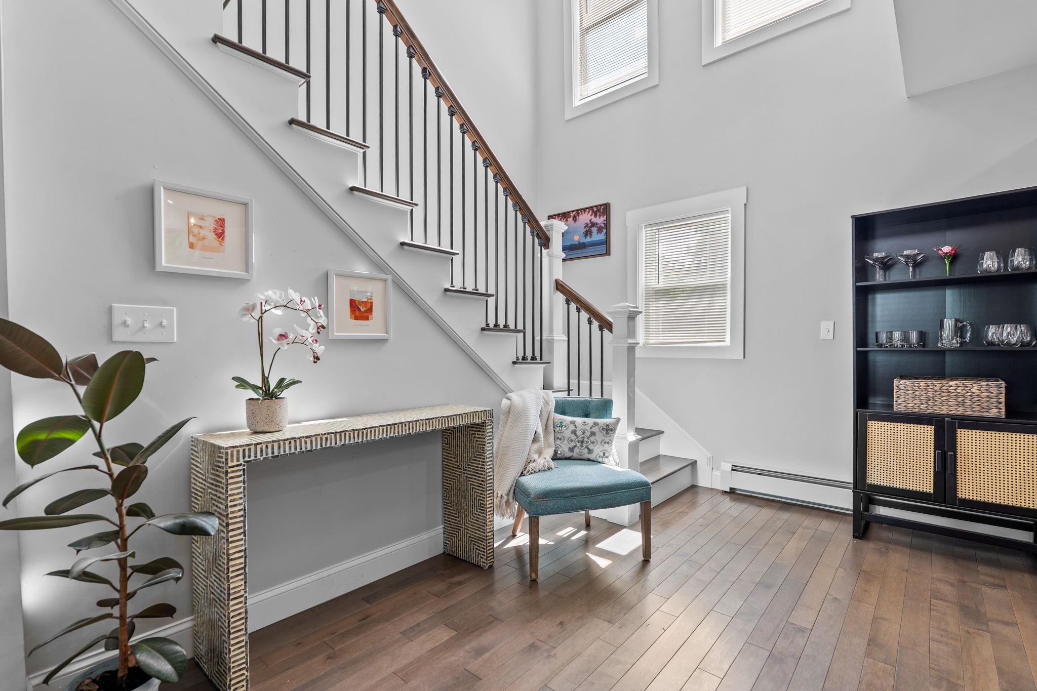 Stairs to Second Level 25586753