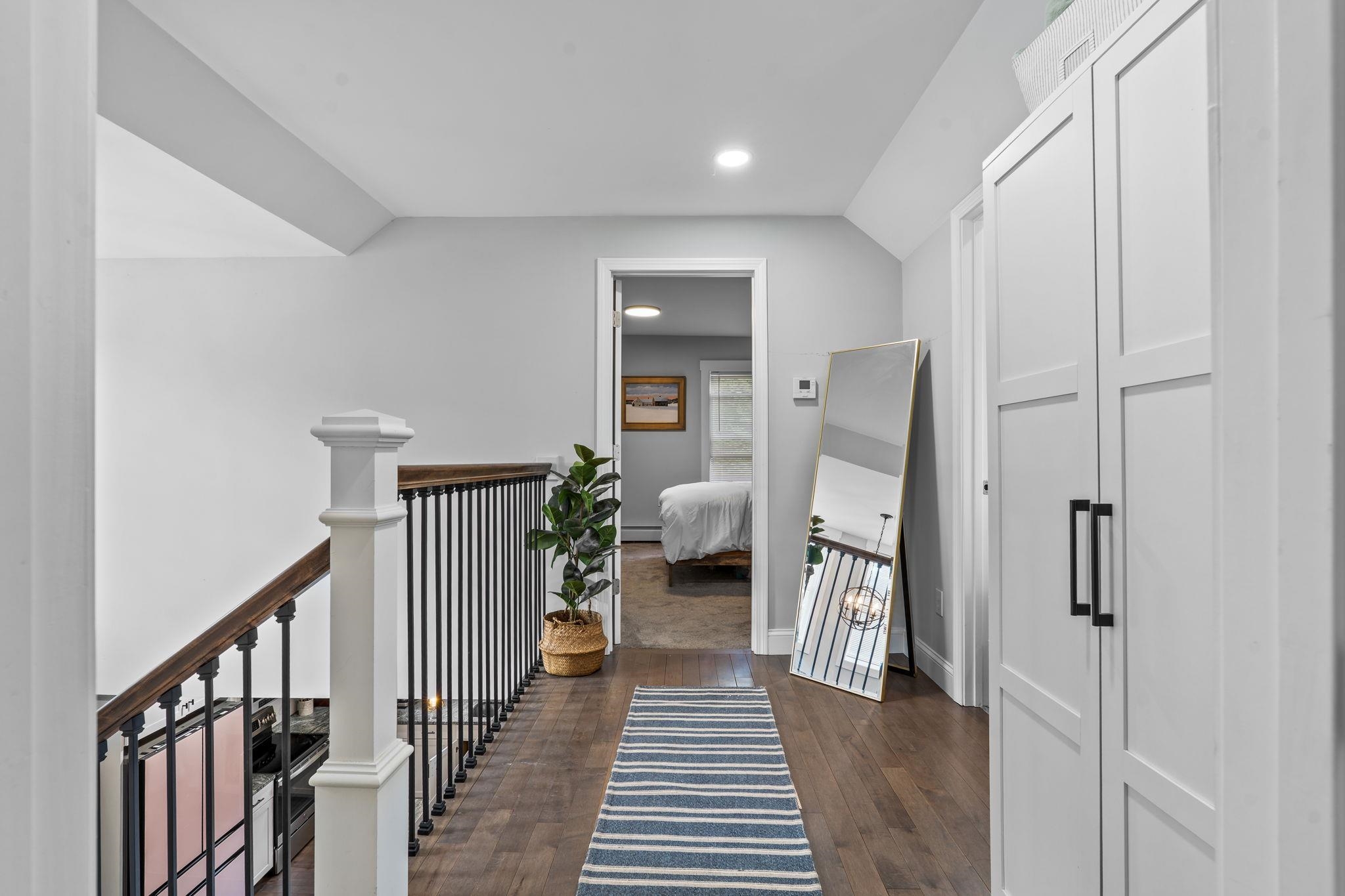 Second Level Hallway 25586748
