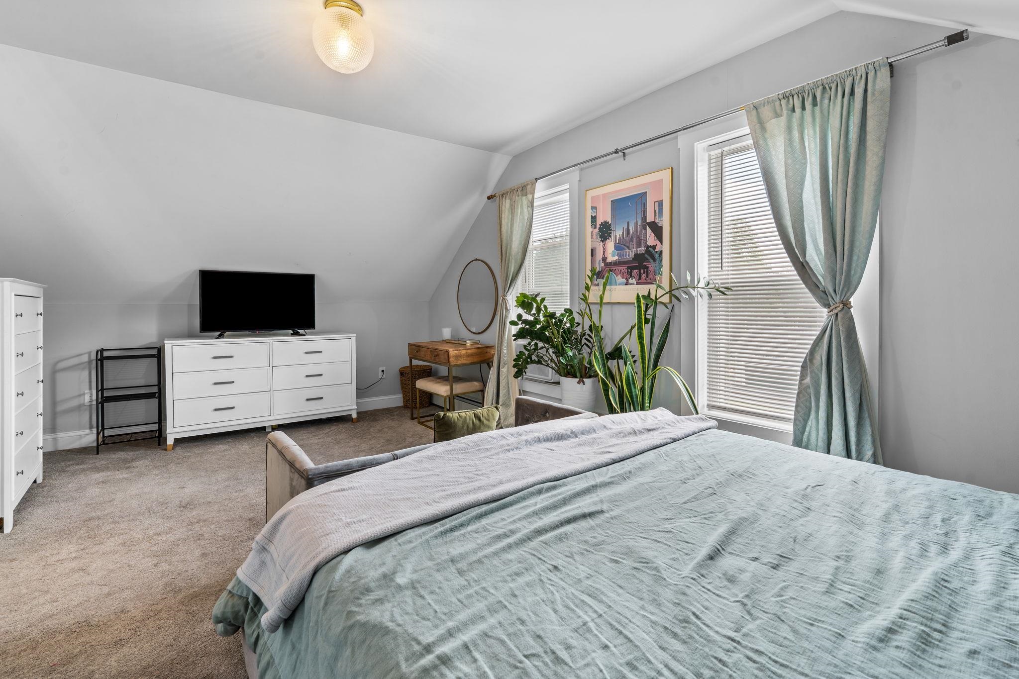 254 Arah St, Manchester, NH 03104
