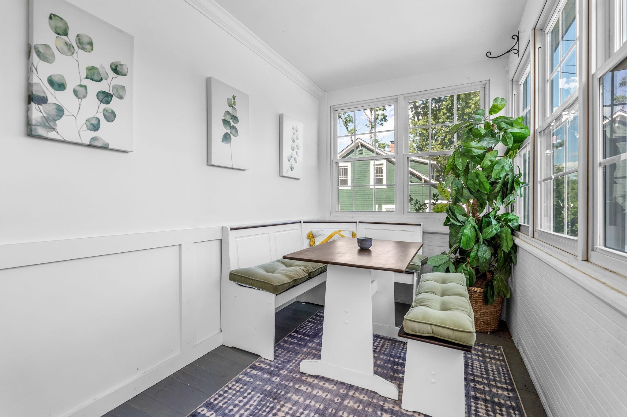 Enclosed Front Porch 25586776