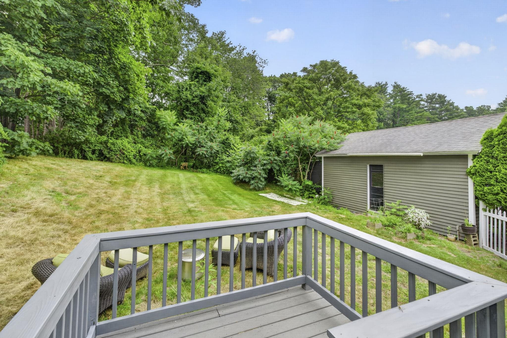 Back Deck 25886344