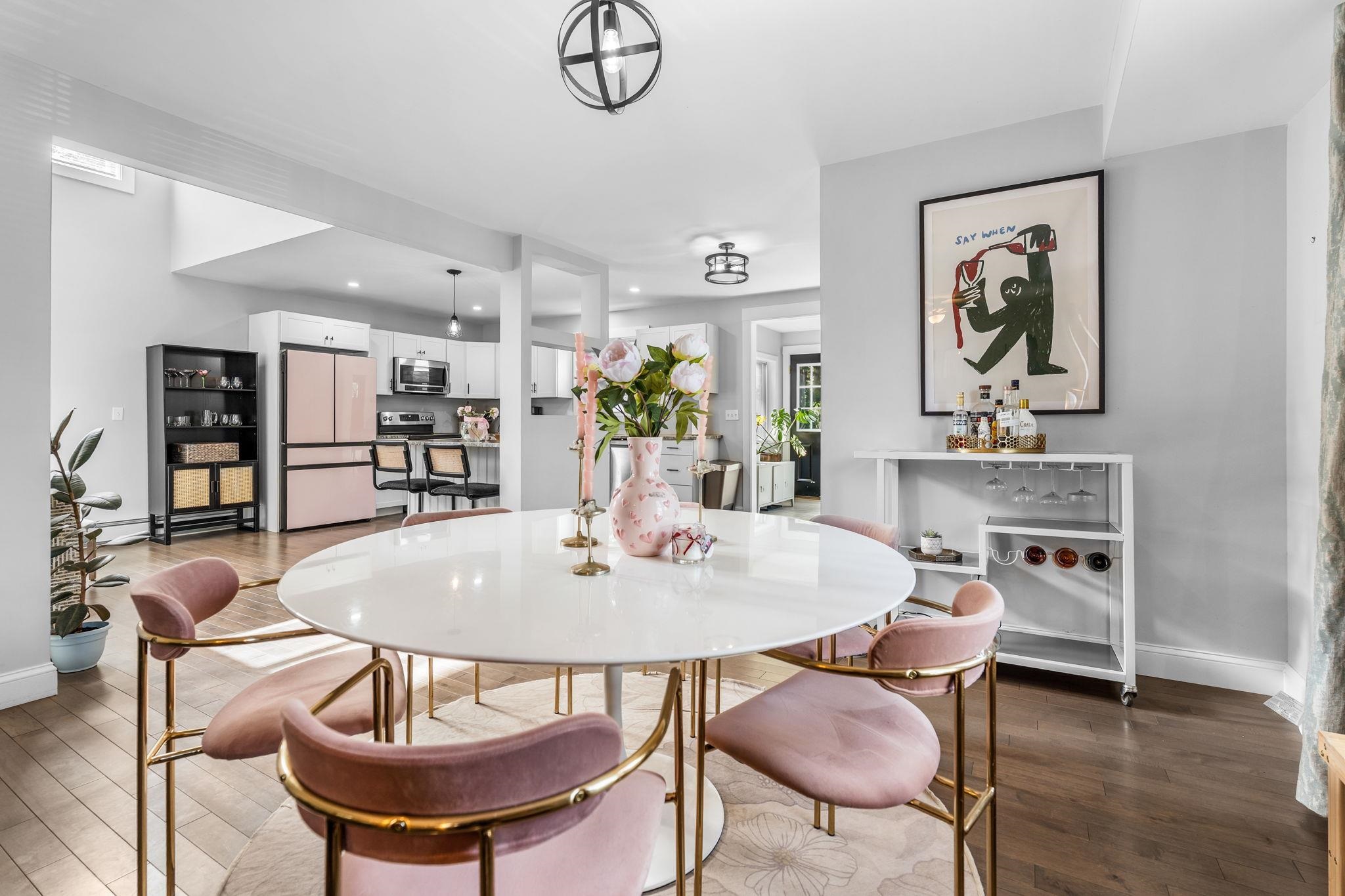 Dining Area 25586768