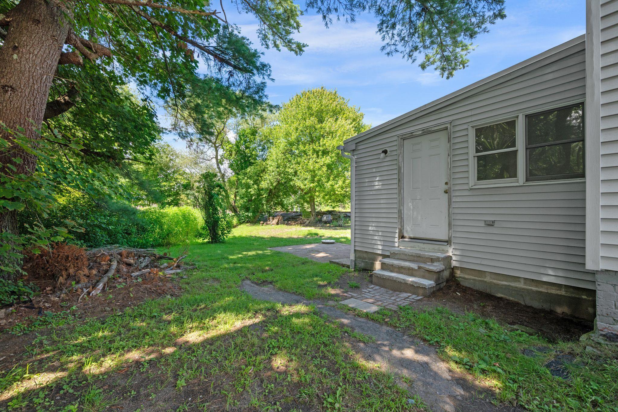 142 Main St, Plaistow, NH 03865