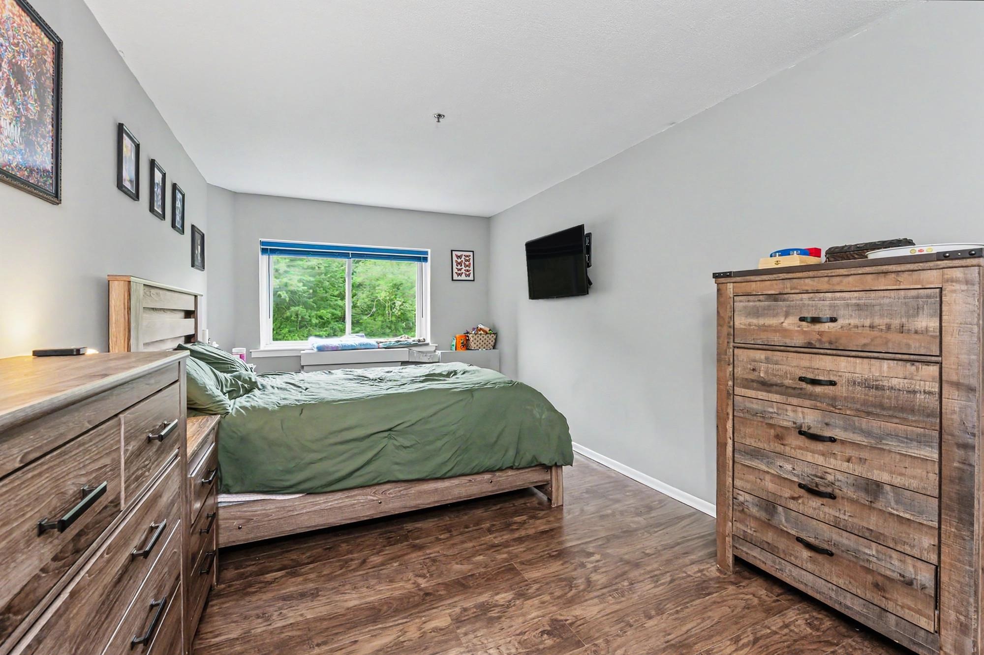 121 Cluff Crossing Rd, Salem, NH 03079