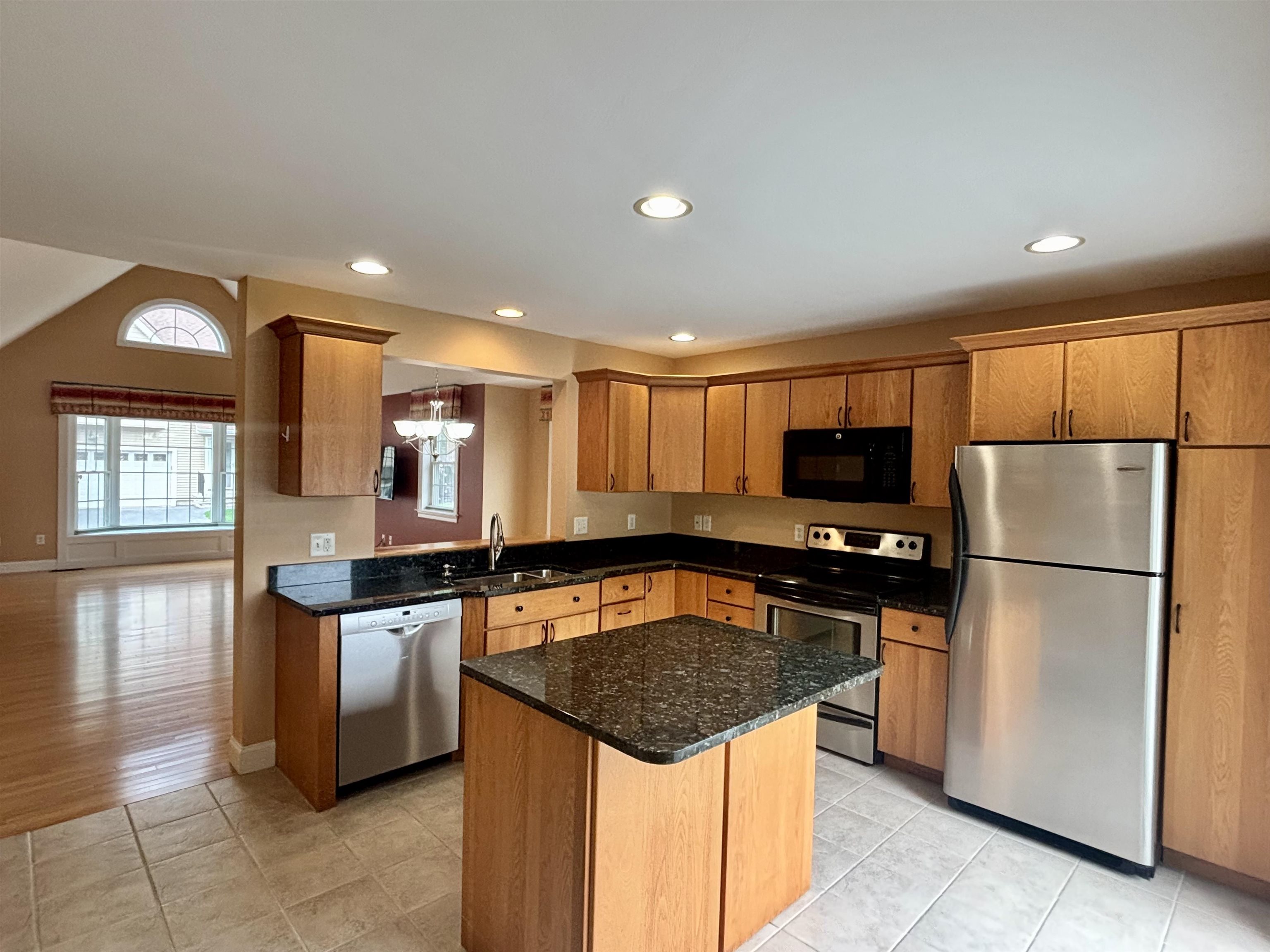 19 Town Village Dr #19, Salem, NH 03079