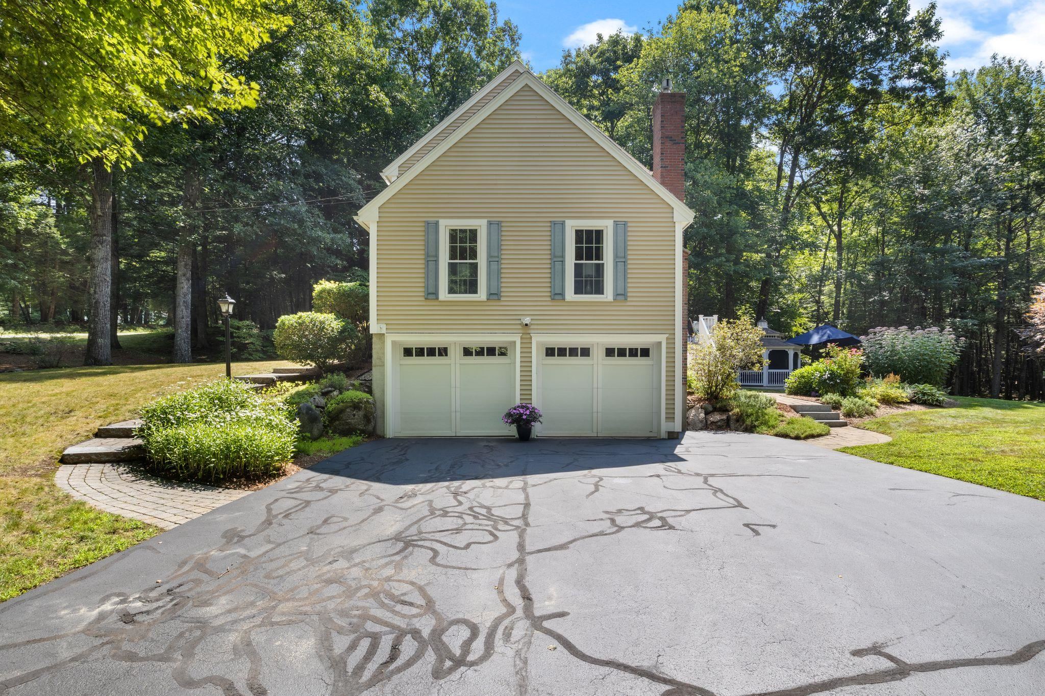 96 Highland Ridge Rd, Barrington, NH 03825