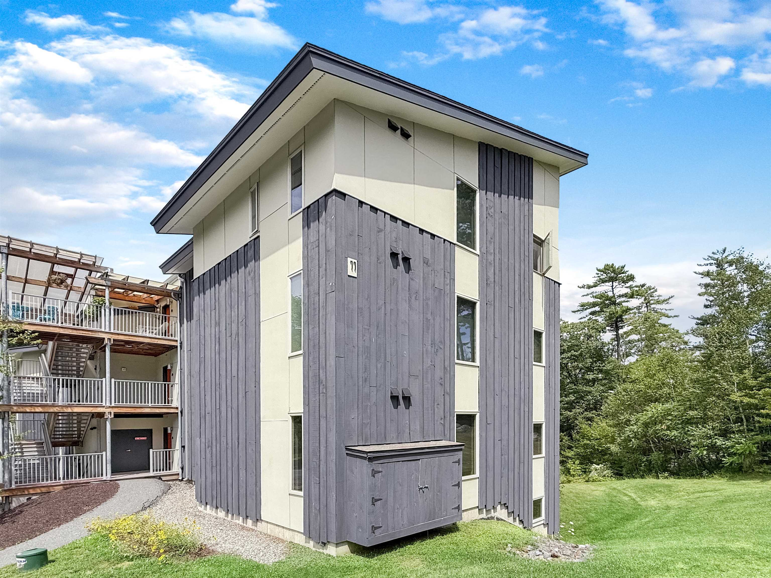 11 Gile Dr #2B, Hanover, NH 03755