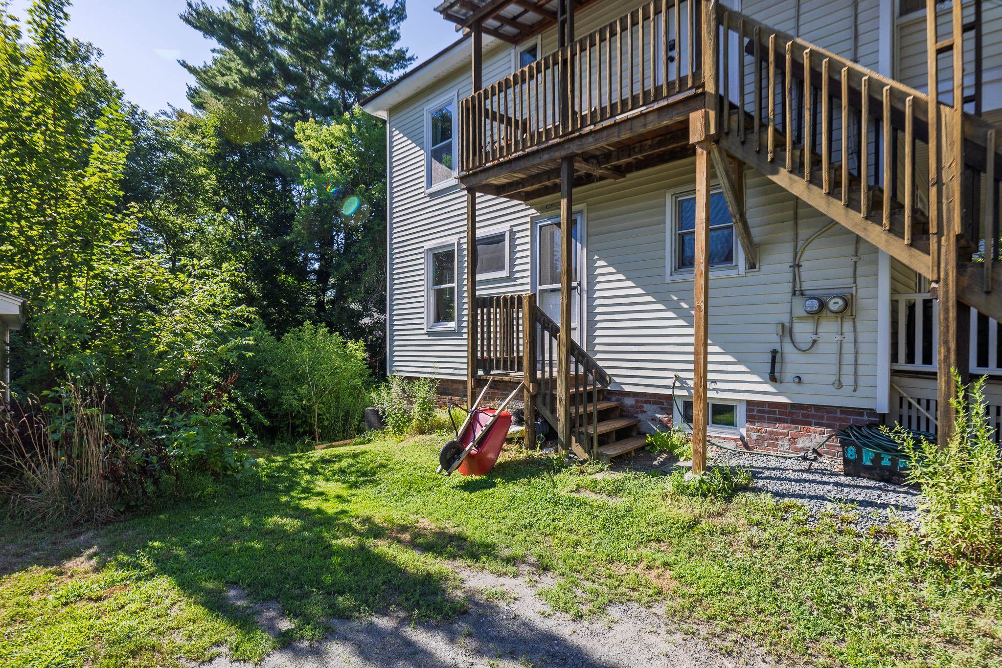 8 Pine St, Lebanon, NH 03766