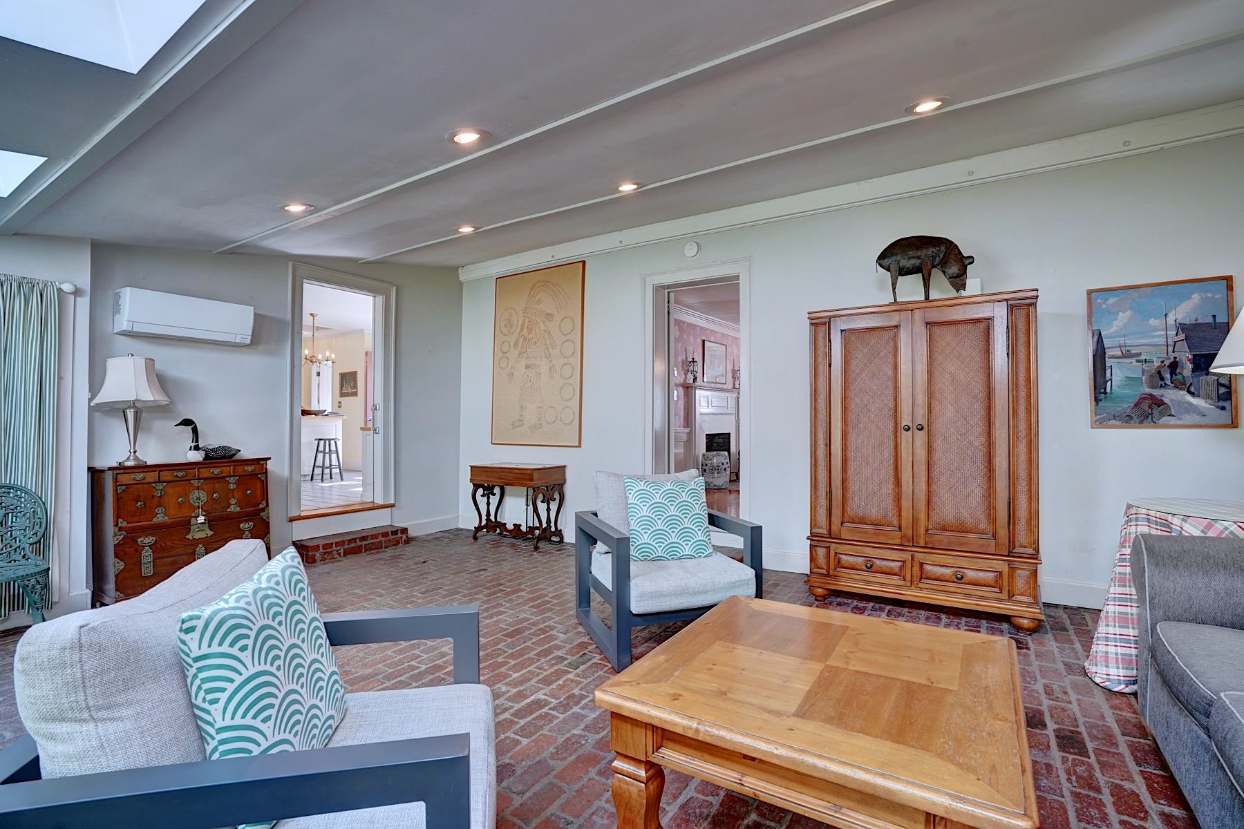 100 Mill Rd, North Hampton, NH 03862