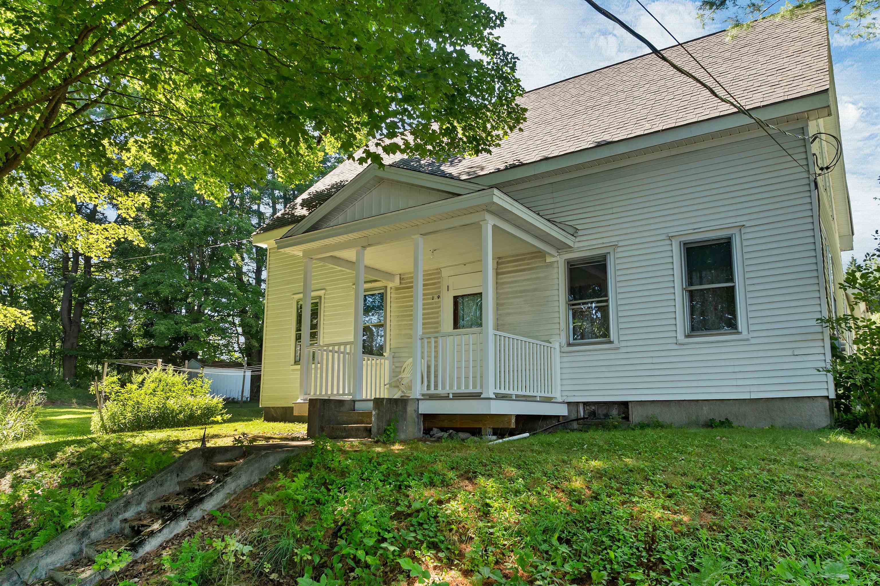 169 E Main St, Tilton, NH 03276