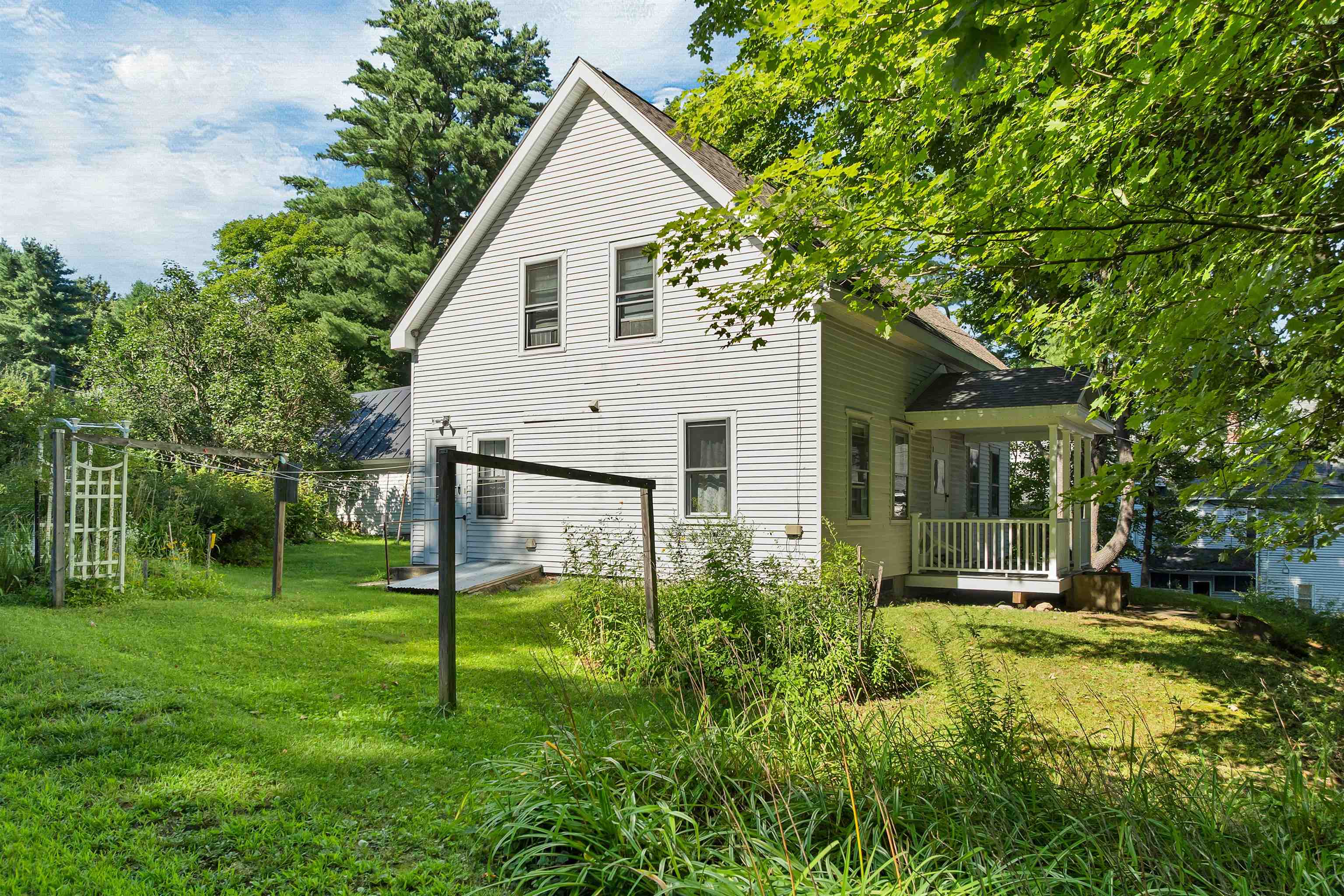 169 E Main St, Tilton, NH 03276