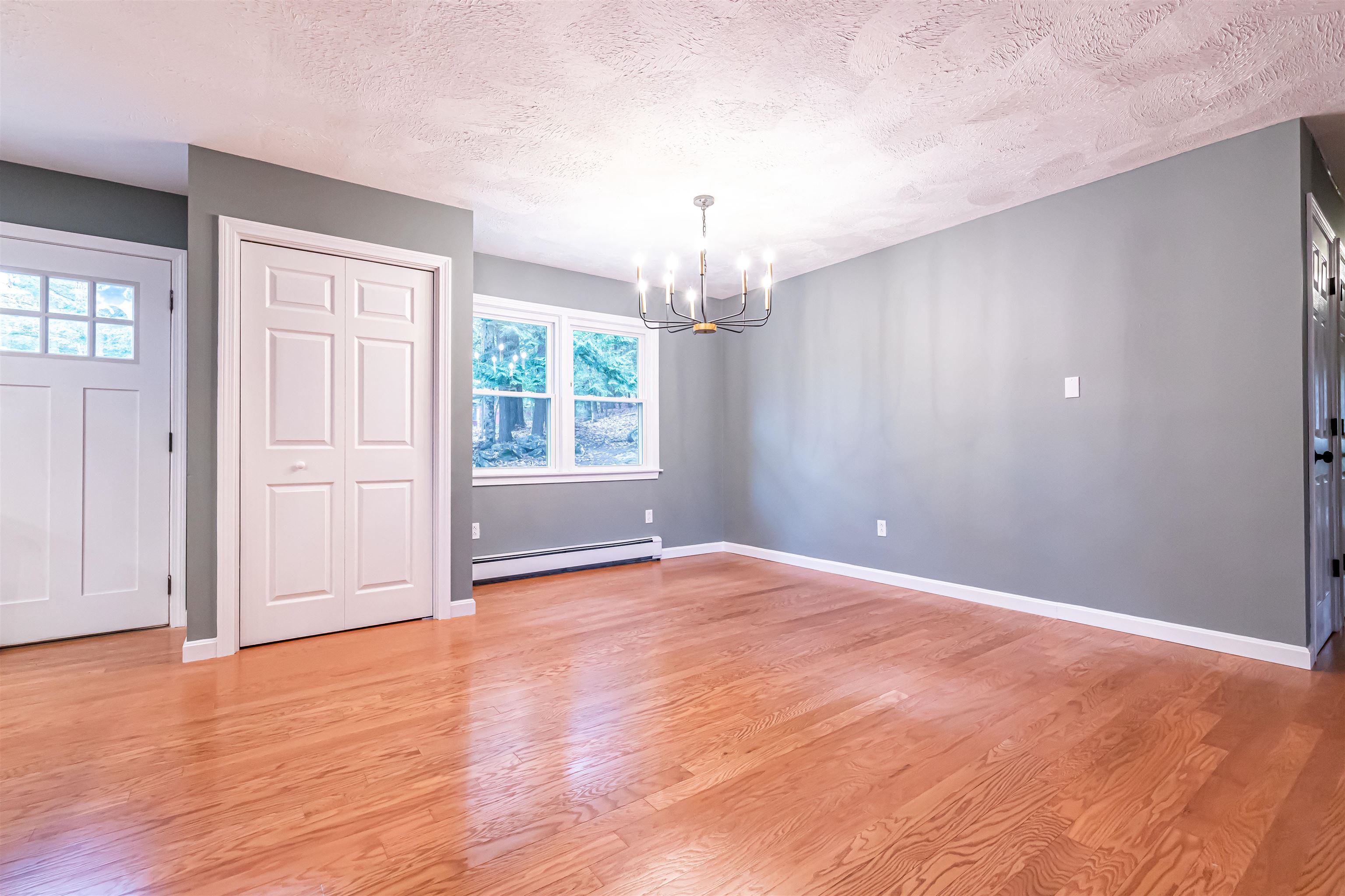 9 Hilltop Dr, Plymouth, NH 03264