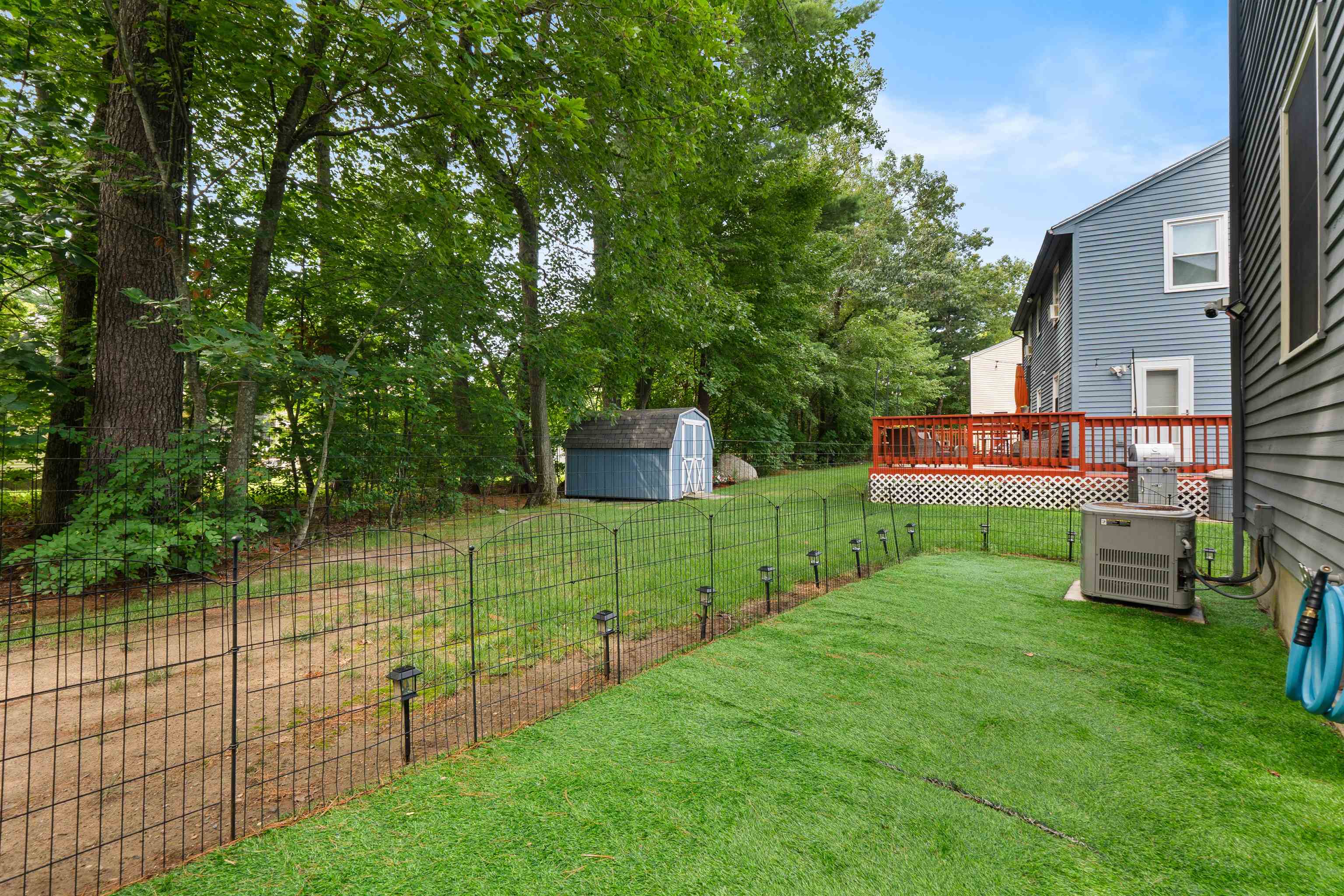 8 St Andrews Cir #4, Nashua, NH 03062
