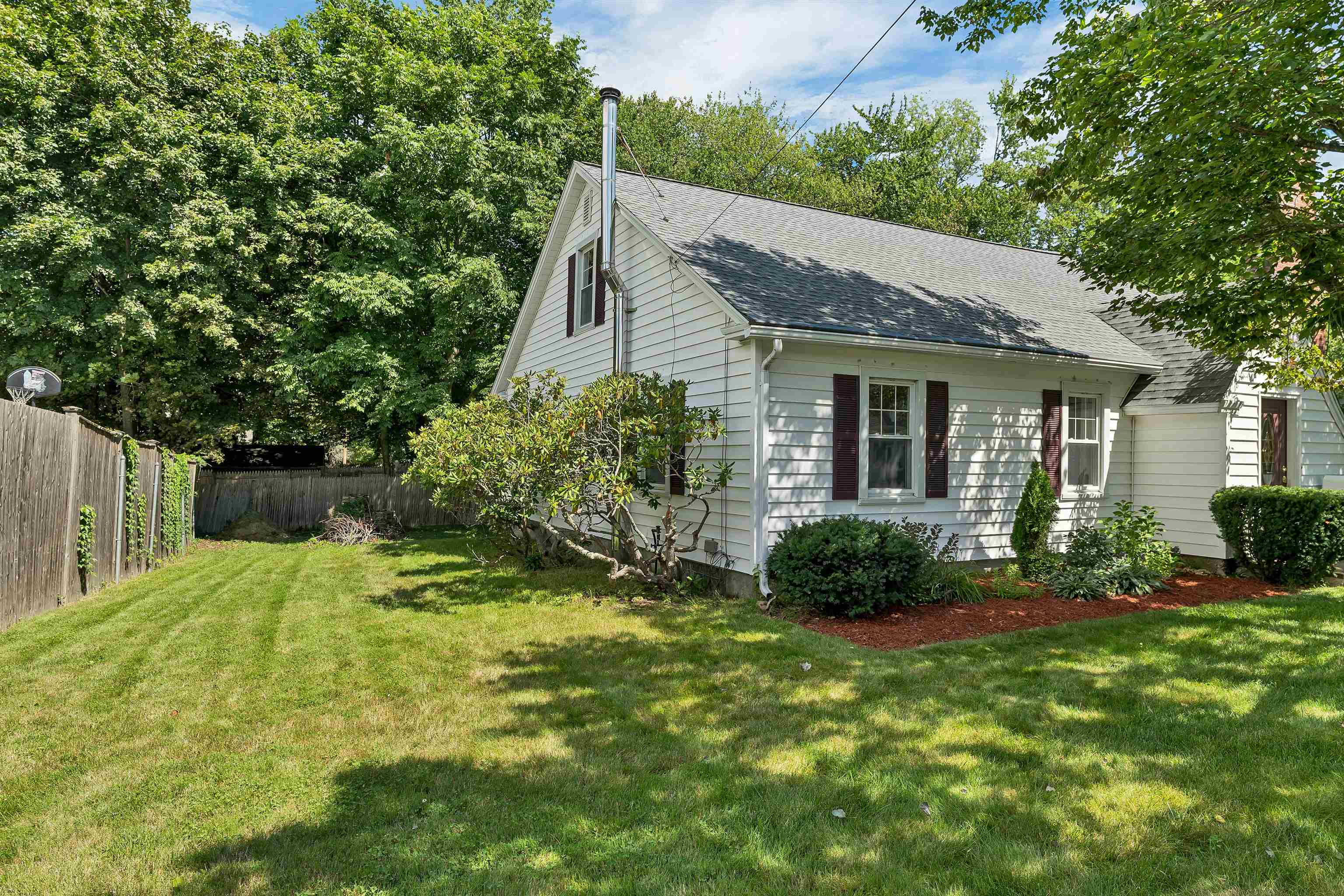 51 Platts Ave, Manchester, NH 03109