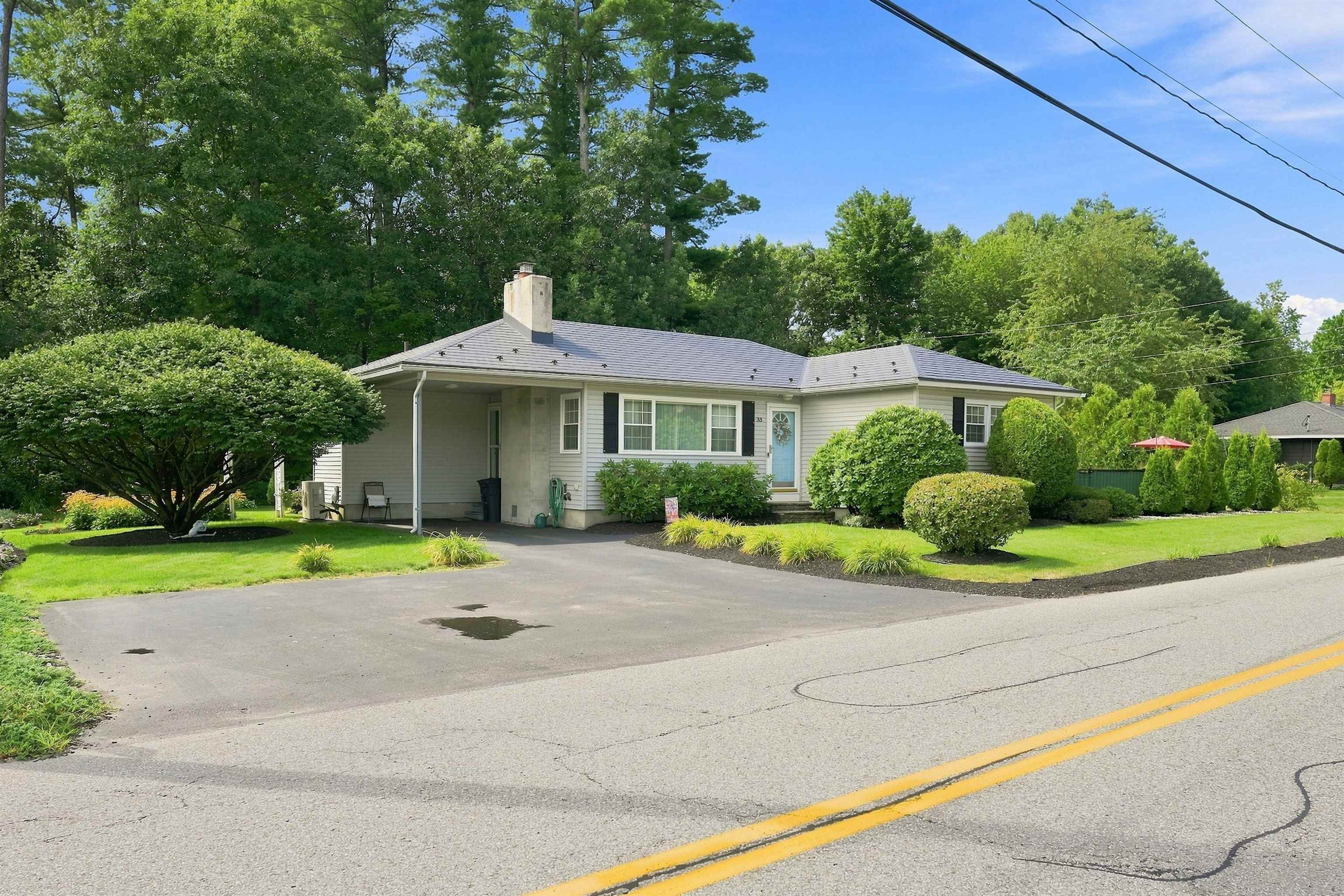 33 Palomino Ln, Bedford, NH 03110