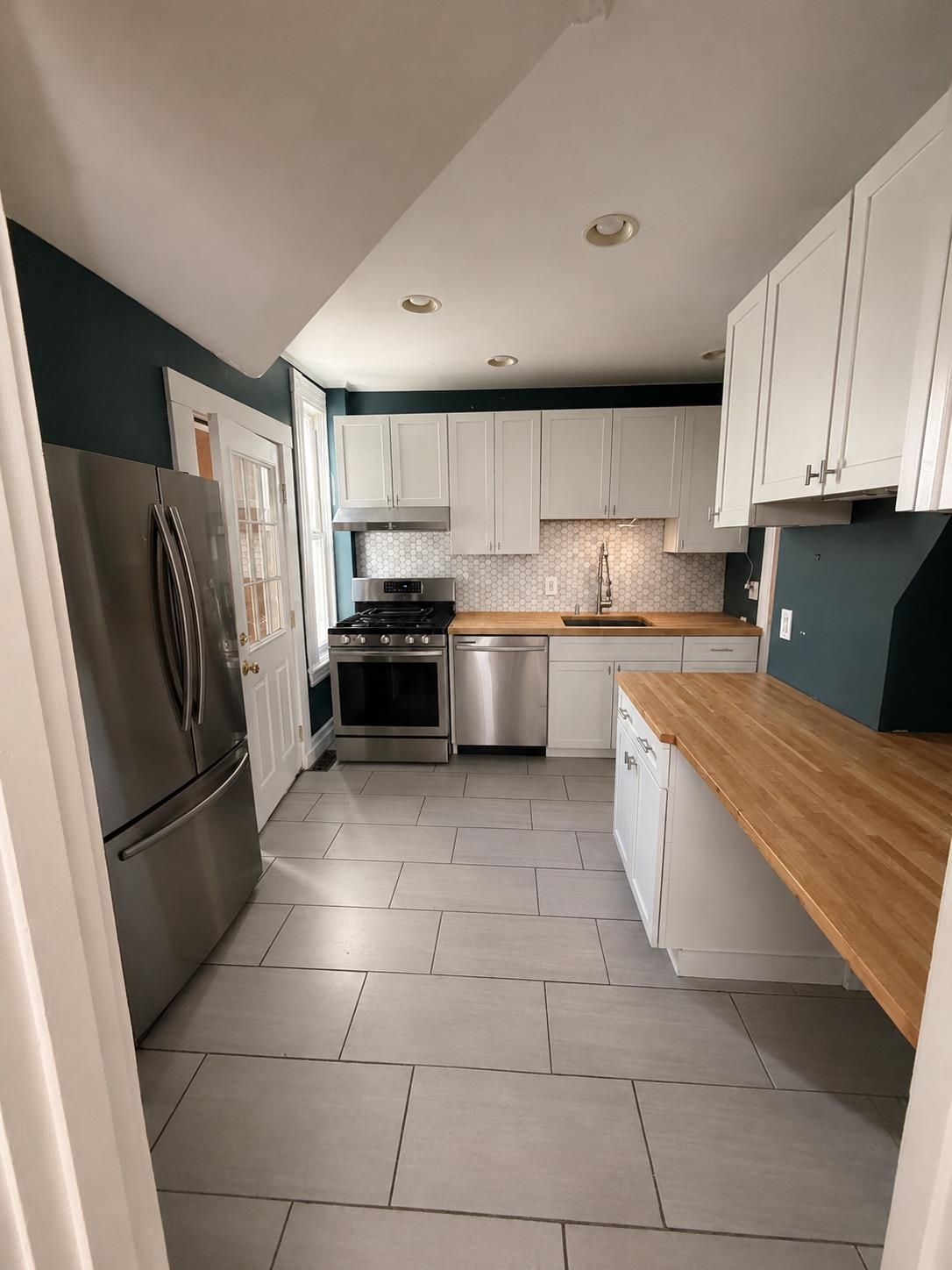 3 Hanover St, Concord, NH 03301