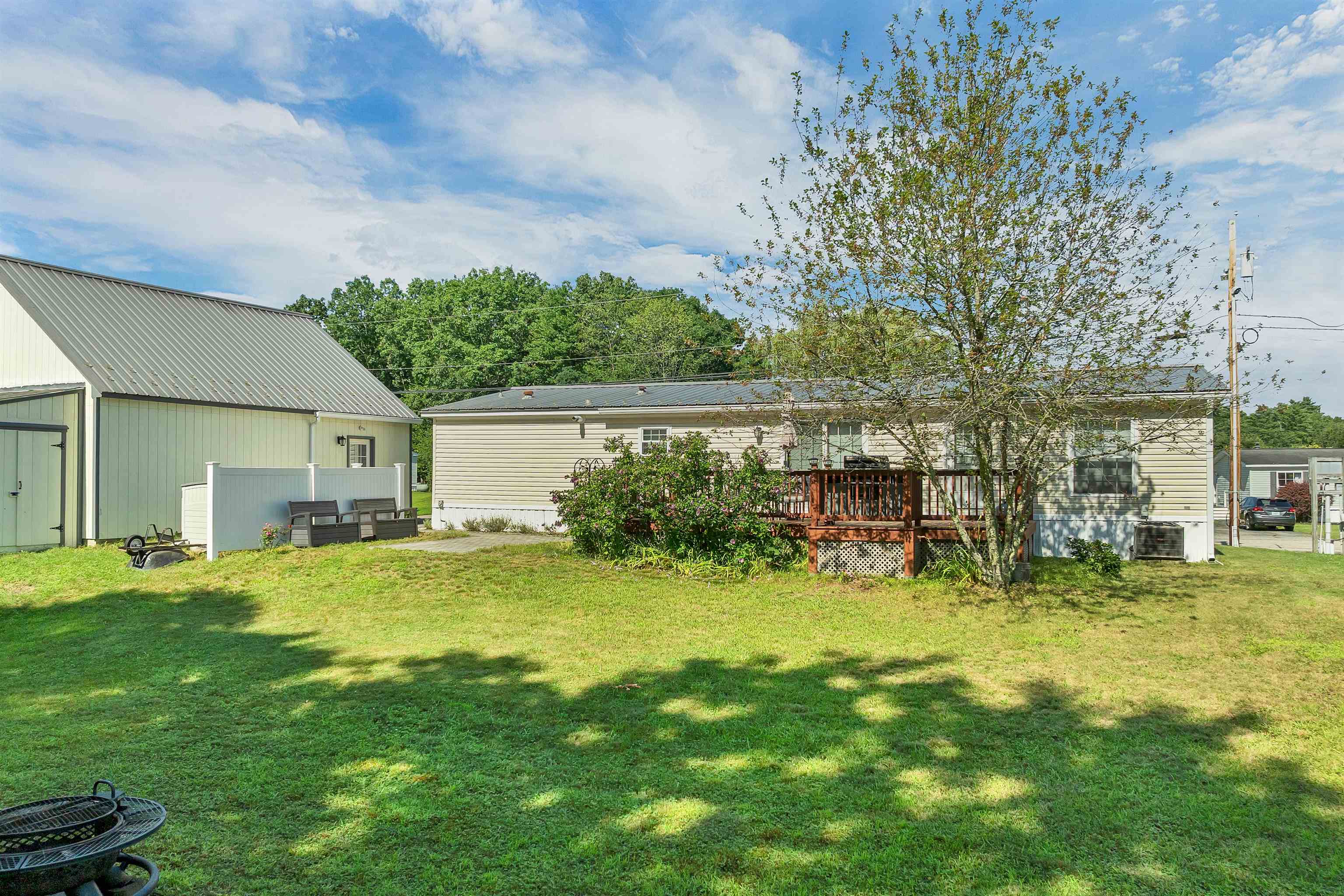 7 Cammett Dr, Raymond, NH 03077
