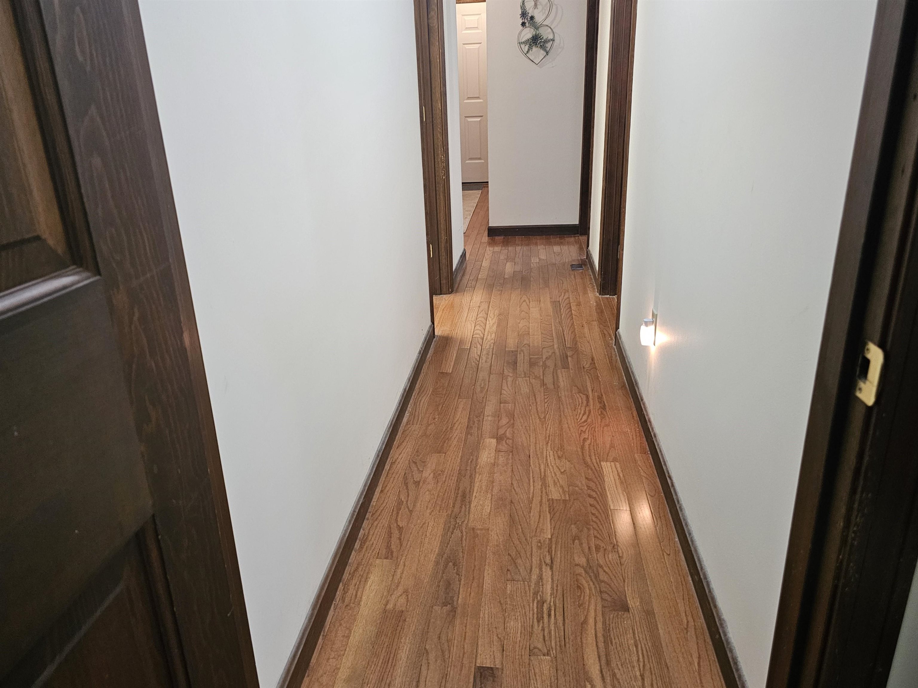 Hallway 25965927