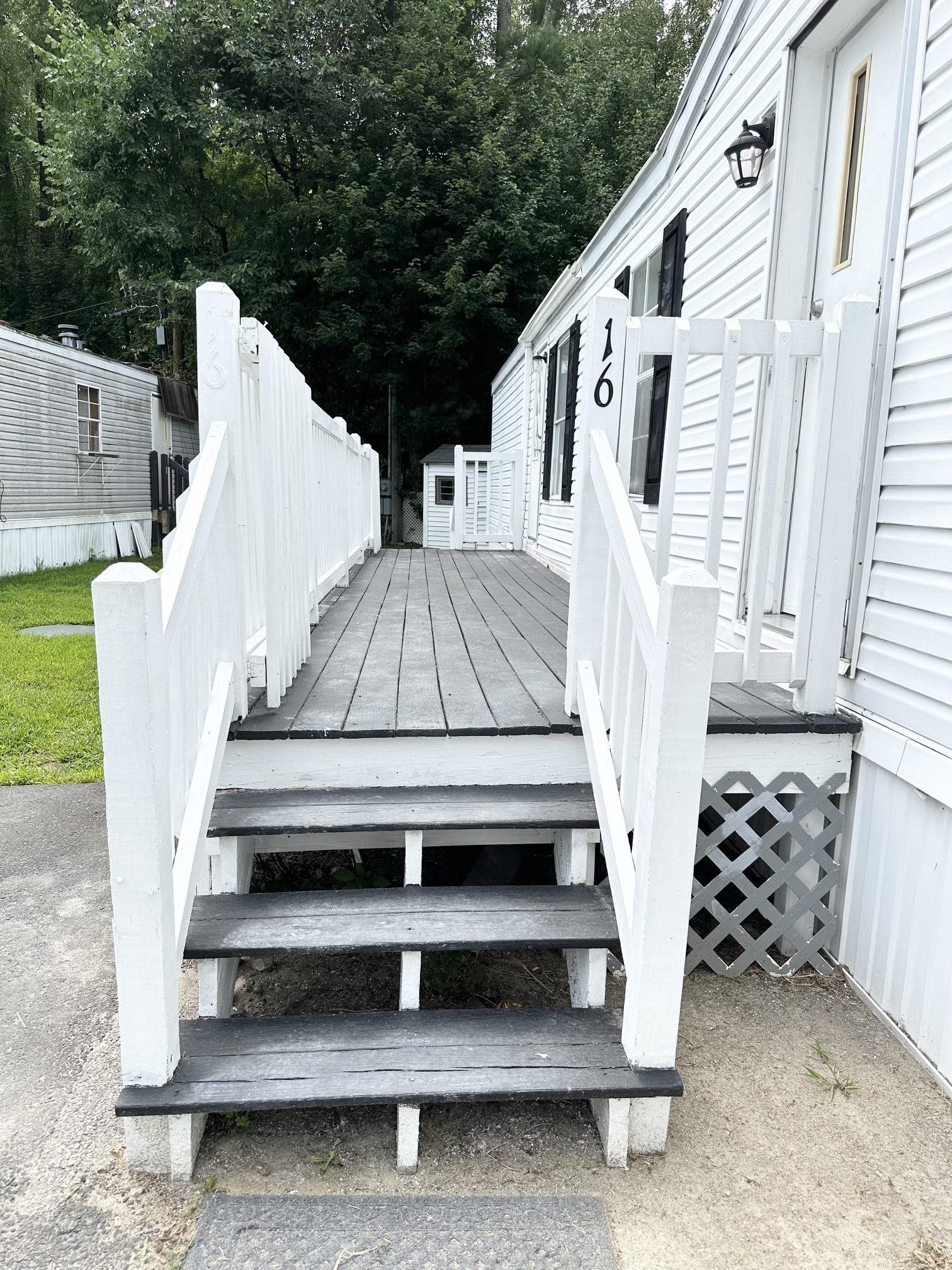 16 Bradford Dr, Litchfield, NH 03052