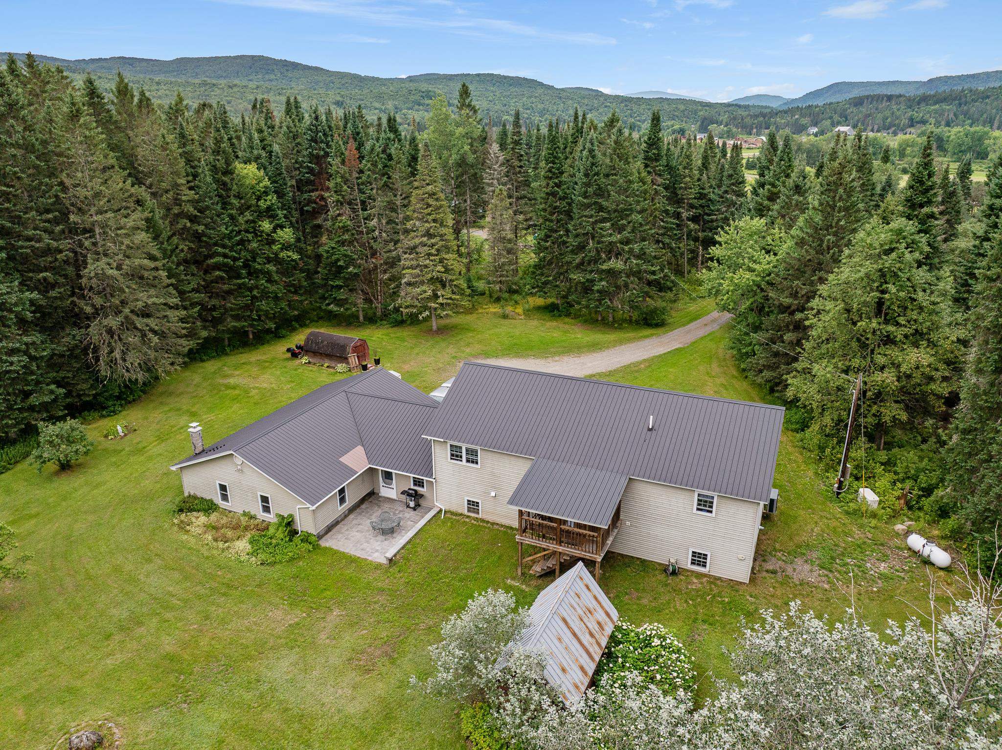 29 Pine Tree Cir, Pittsburg, NH 03592