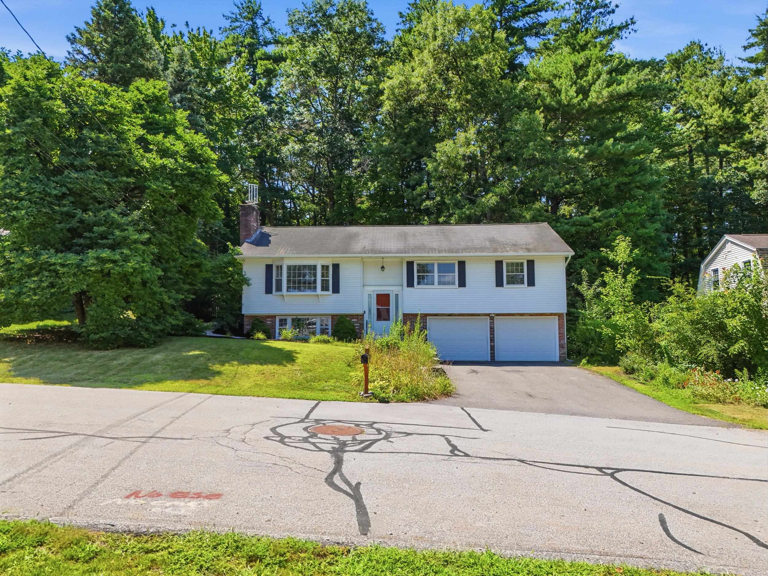 50 Catalina Ln, Nashua, NH 03064