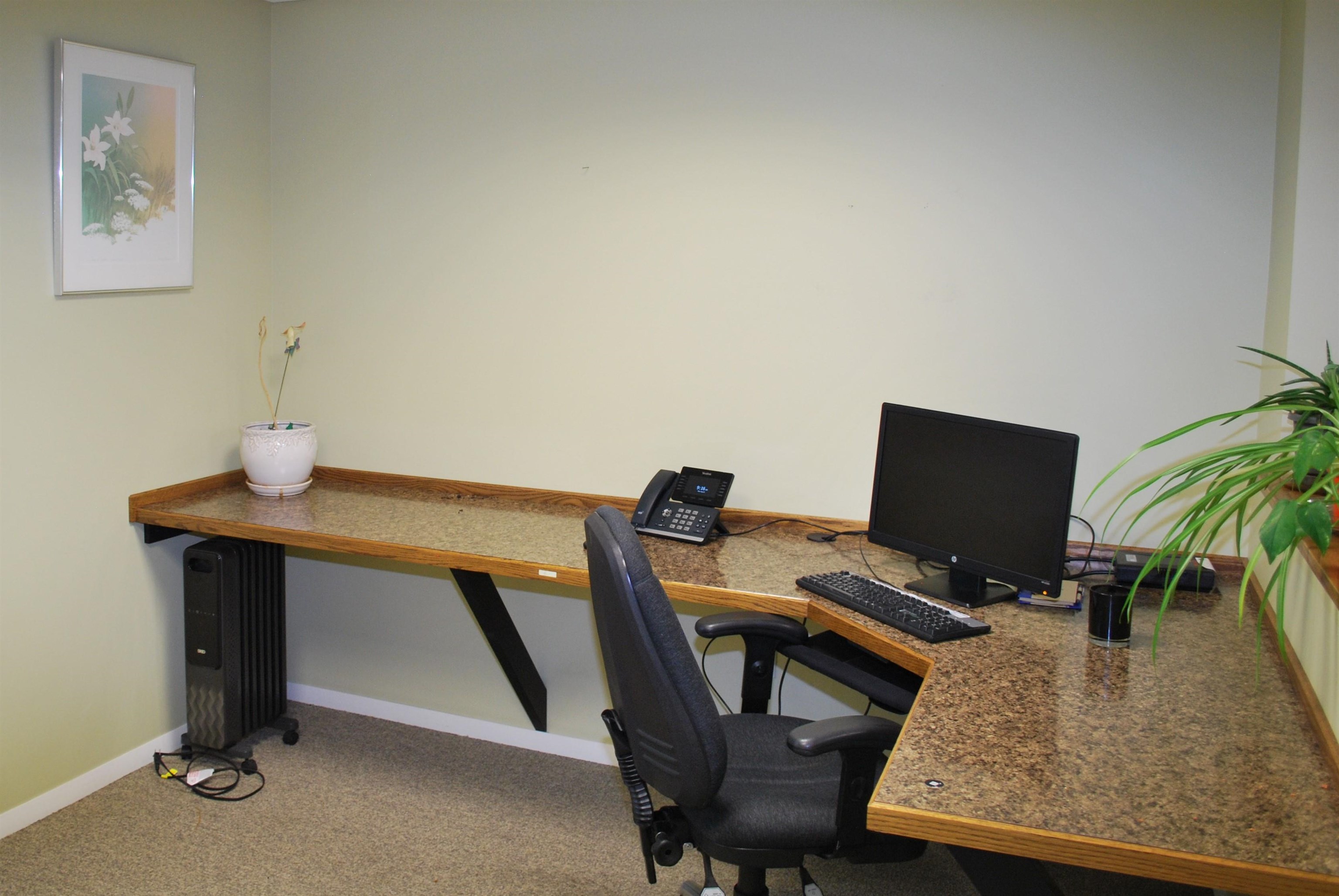 350 Main St, Nashua, NH 03060