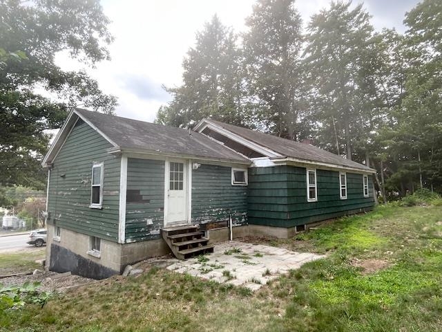 38 Meadow St, Wakefield, NH 03872