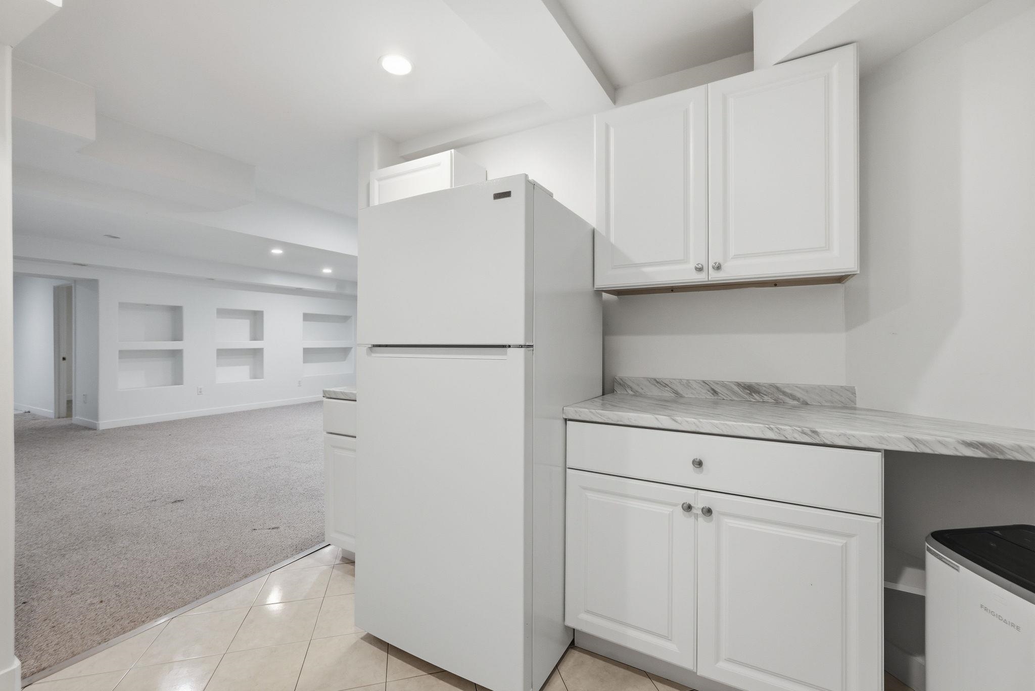 15 Merrill Rd, Merrimack, NH 03054