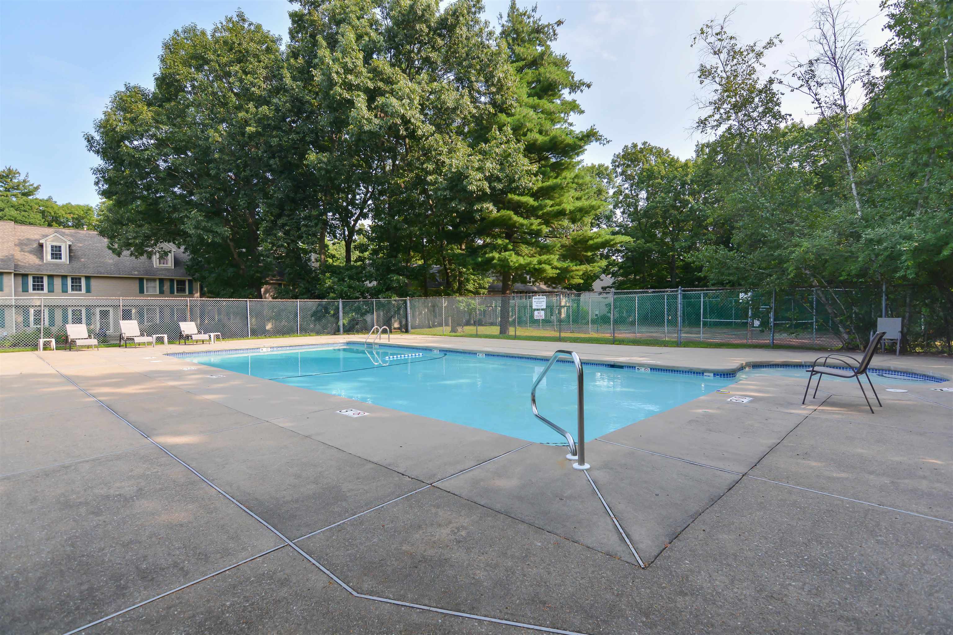 26 Hawkstead Hl, Nashua, NH 03063