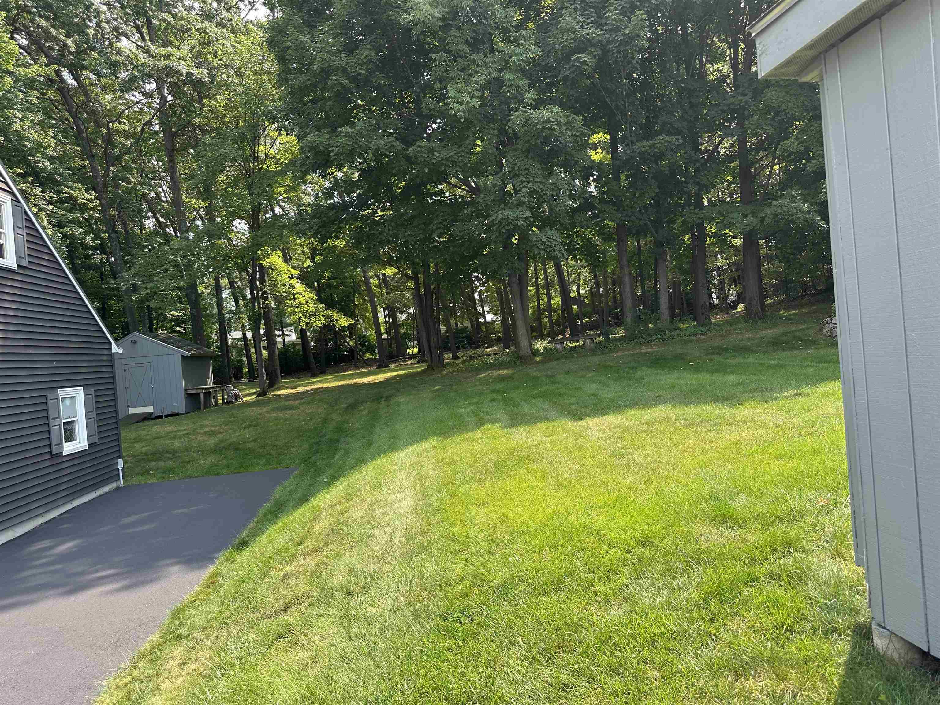 565 Vinton St, Manchester, NH 03103