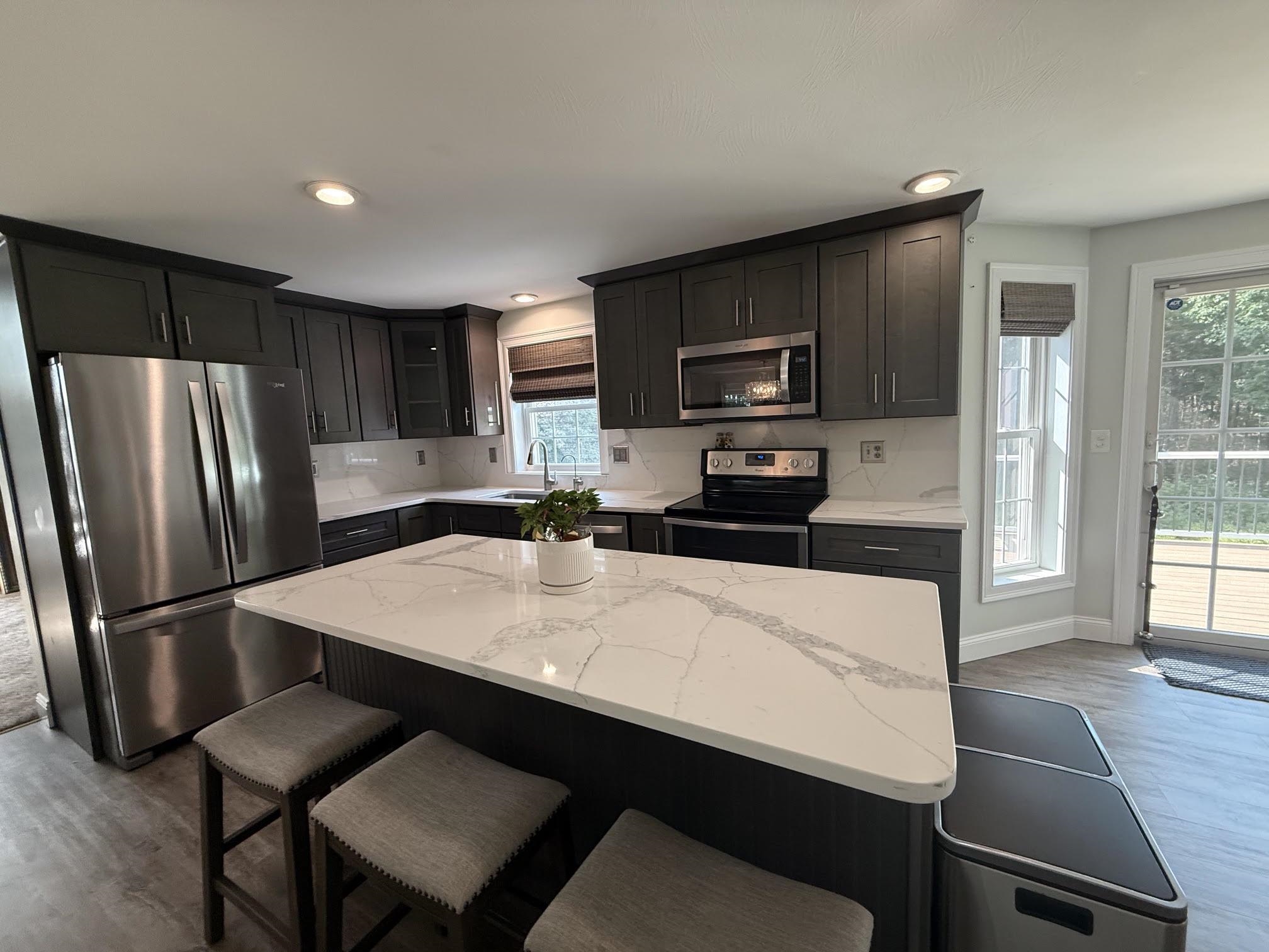 110 Middle Rd, Deerfield, NH 03037