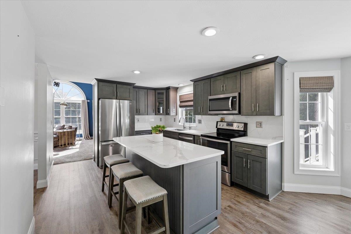 110 Middle Rd, Deerfield, NH 03037