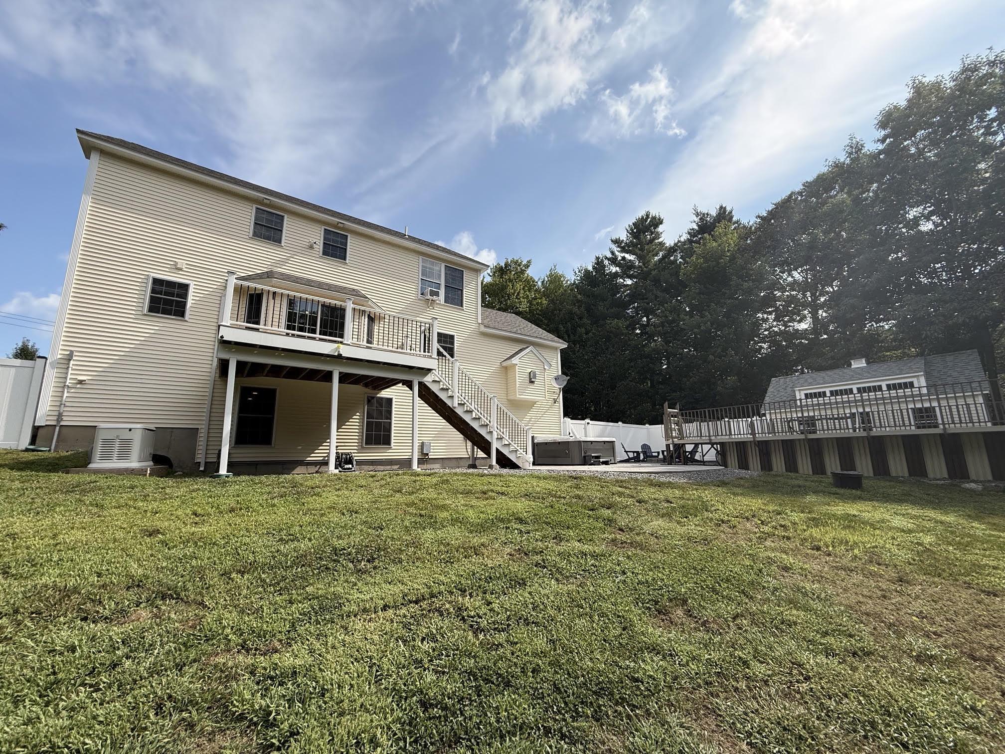 110 Middle Rd, Deerfield, NH 03037