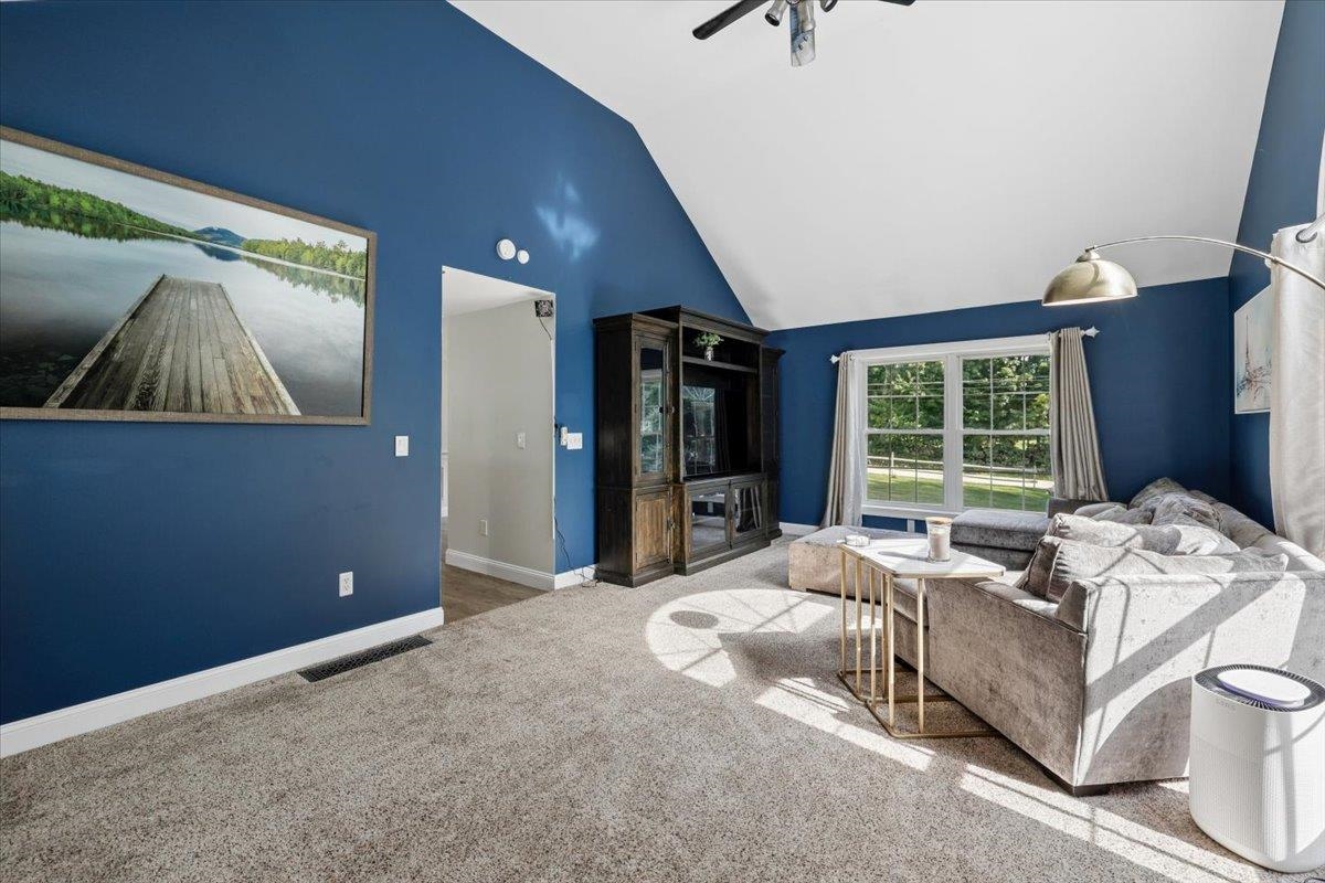 110 Middle Rd, Deerfield, NH 03037