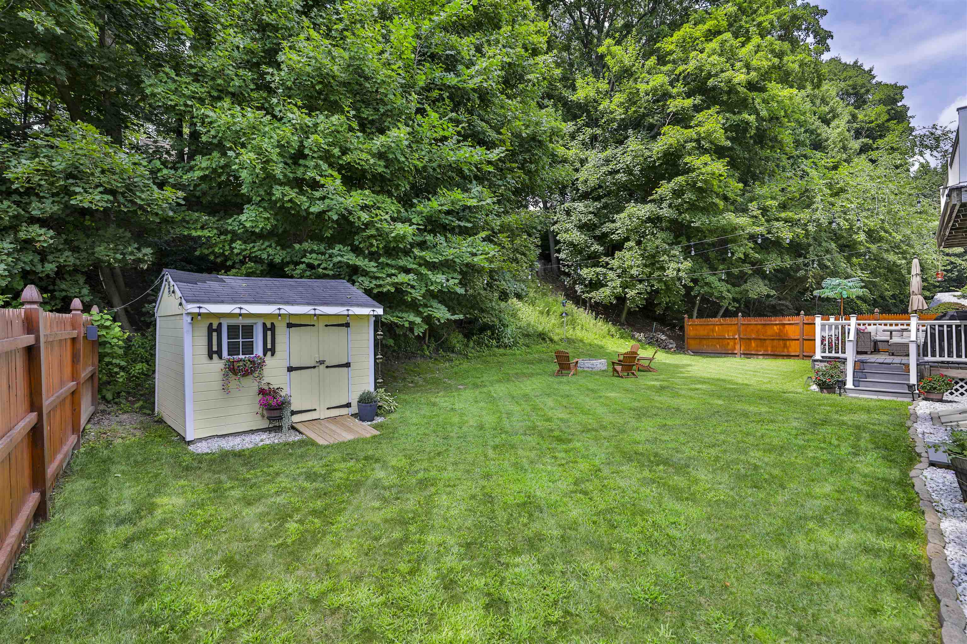 70 Avon Dr, Nashua, NH 03064