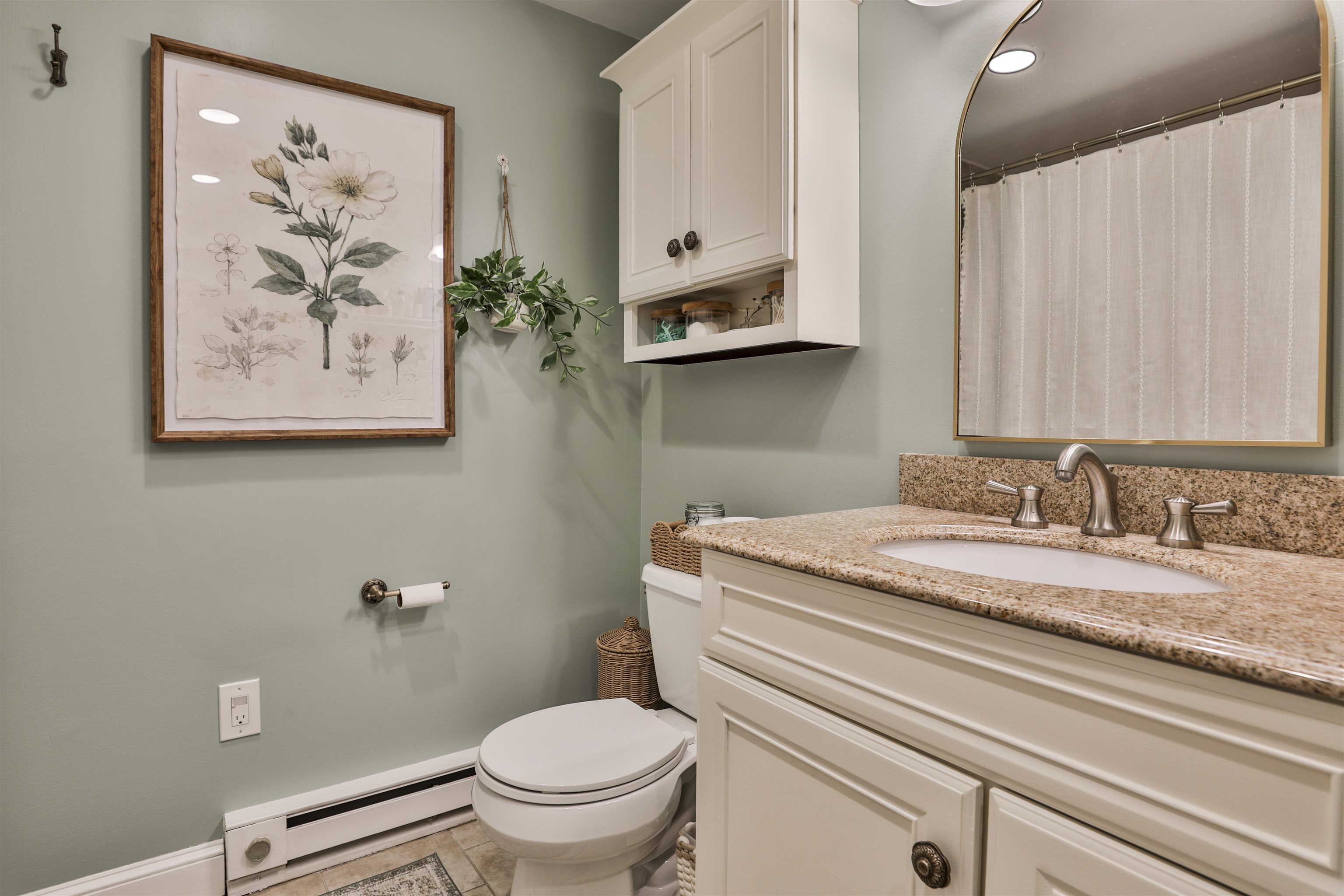 70 Avon Dr, Nashua, NH 03064