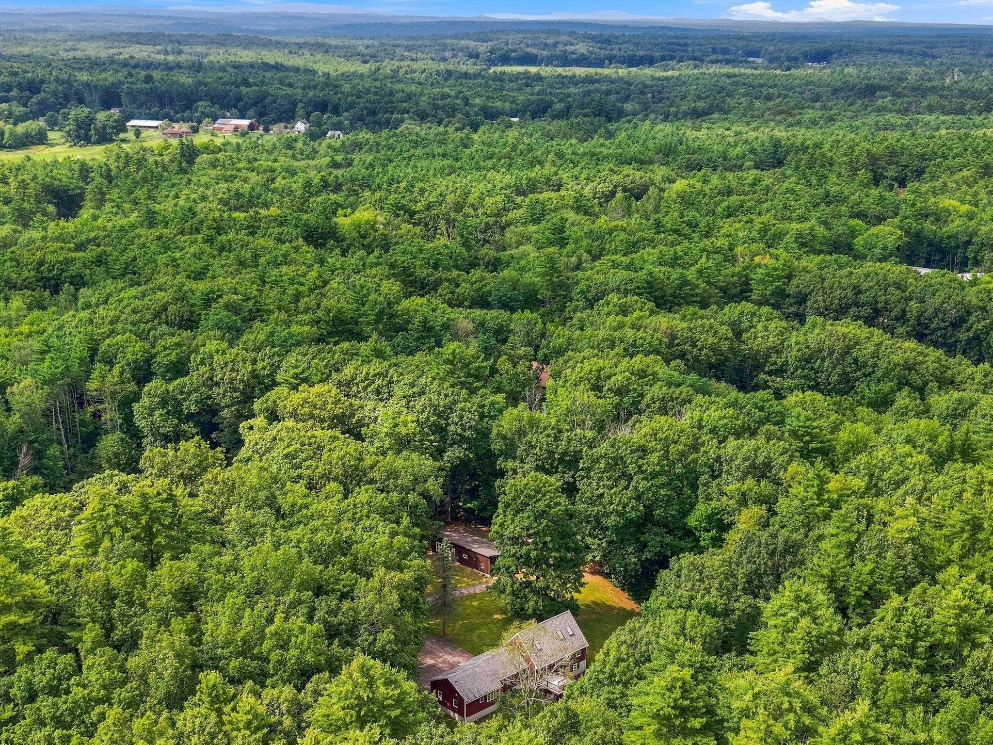 157 Camp Lee Rd, Epping, NH 03044