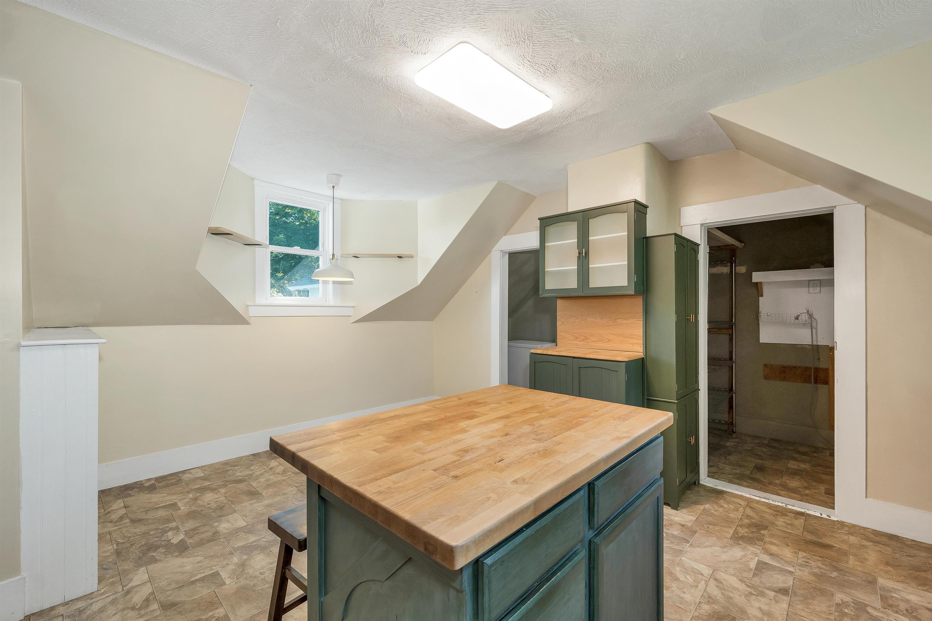 47 Highland St, Ashland, NH 03217