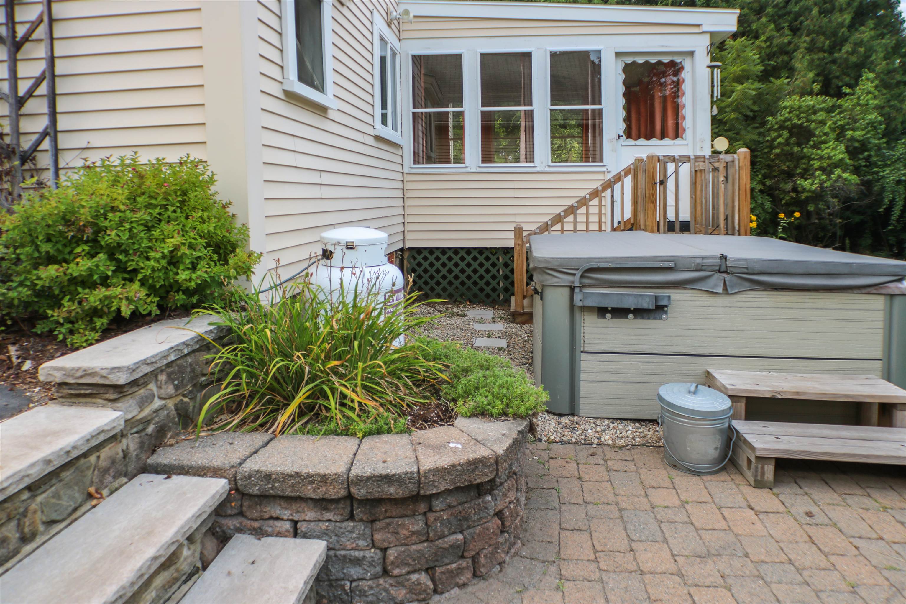 10 Tates Brook Rd, Somersworth, NH 03878