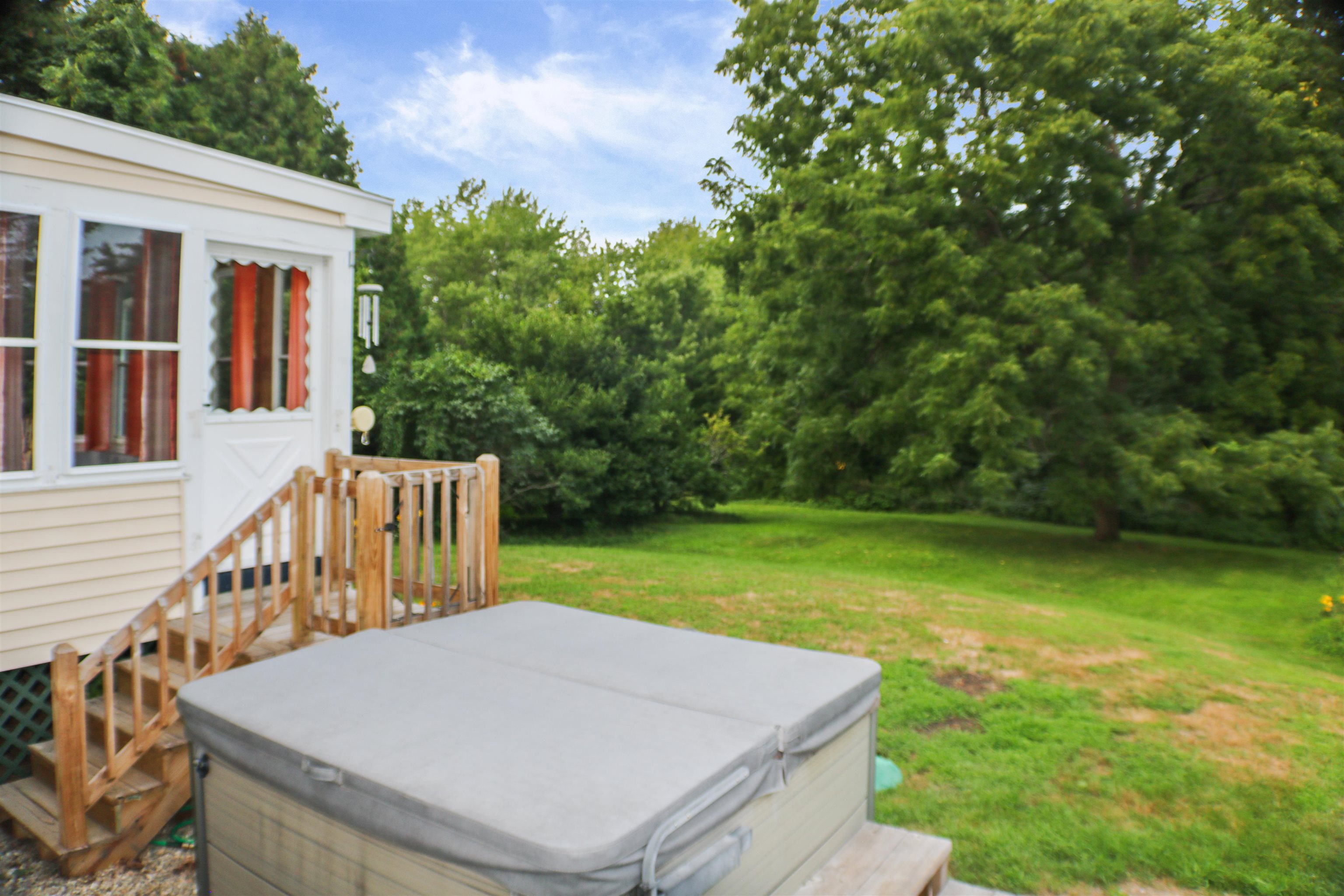 10 Tates Brook Rd, Somersworth, NH 03878