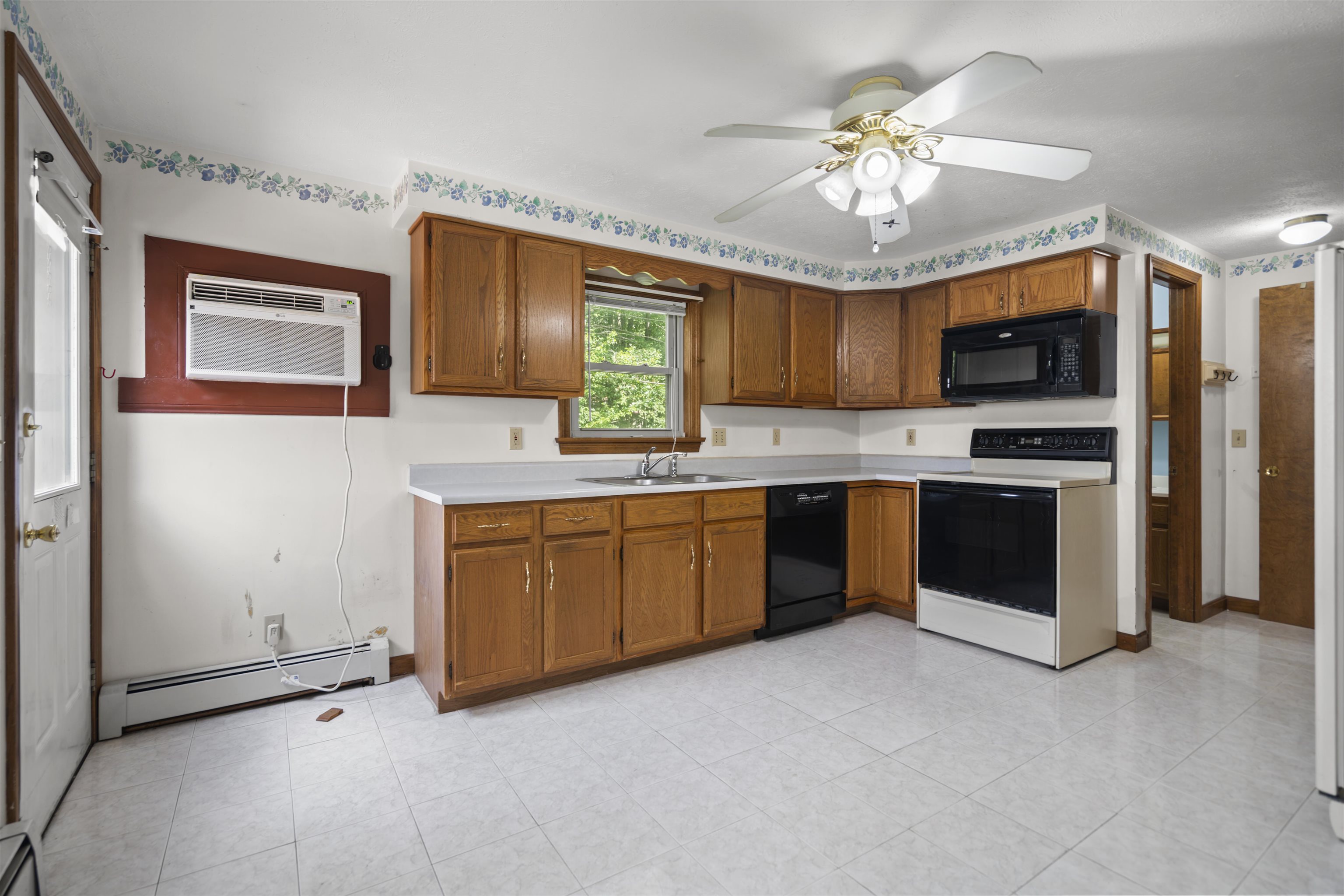 56 Metalak Dr, Concord, NH 03303