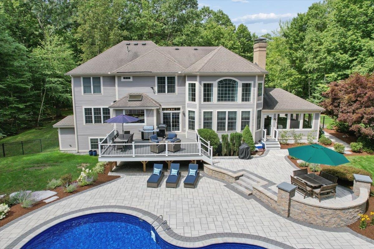 115 Long Hill Rd, Hollis, NH 03049