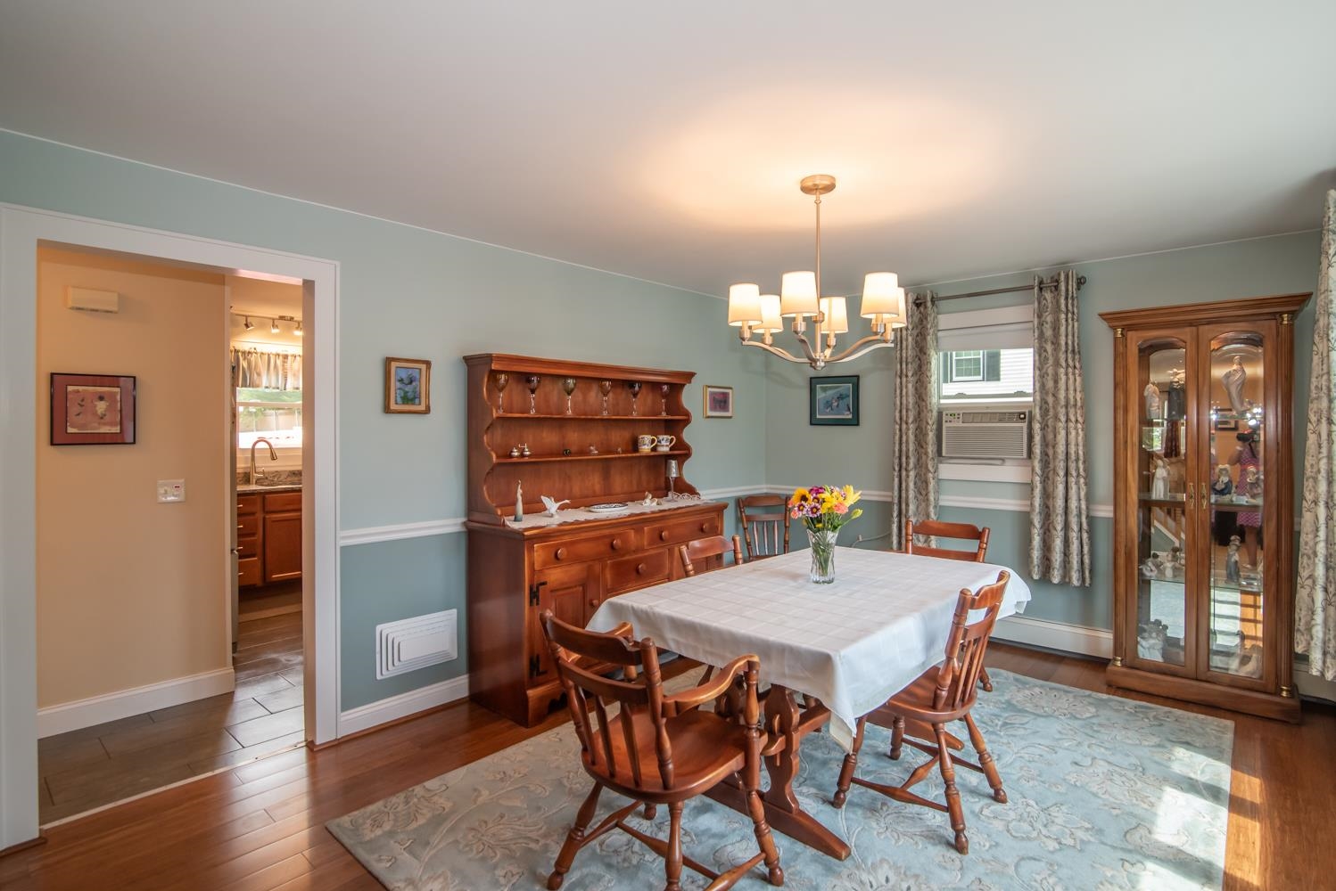 94 Blackstone St, Manchester, NH 03103