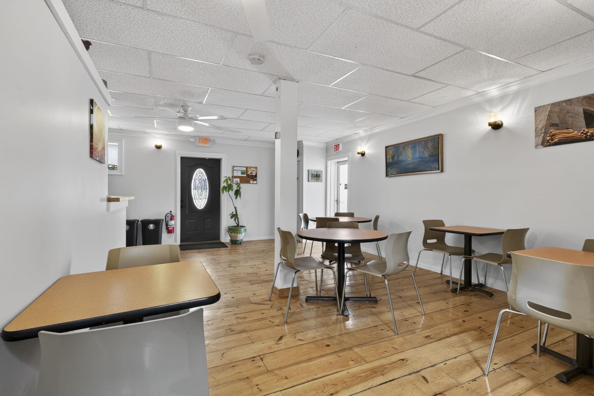 192 Main St, Somersworth, NH 03878