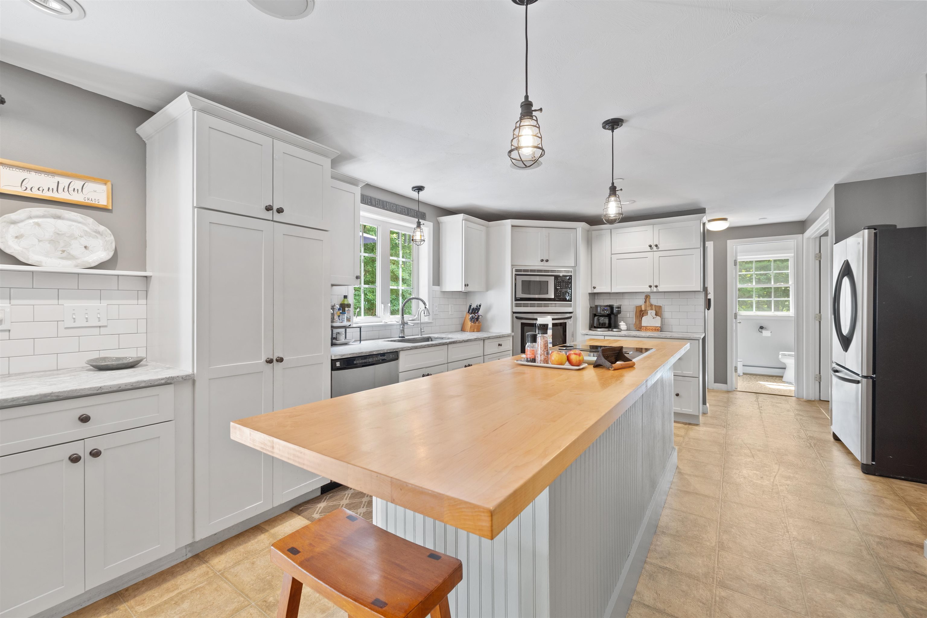 15 Hills Rd, Hooksett, NH 03106