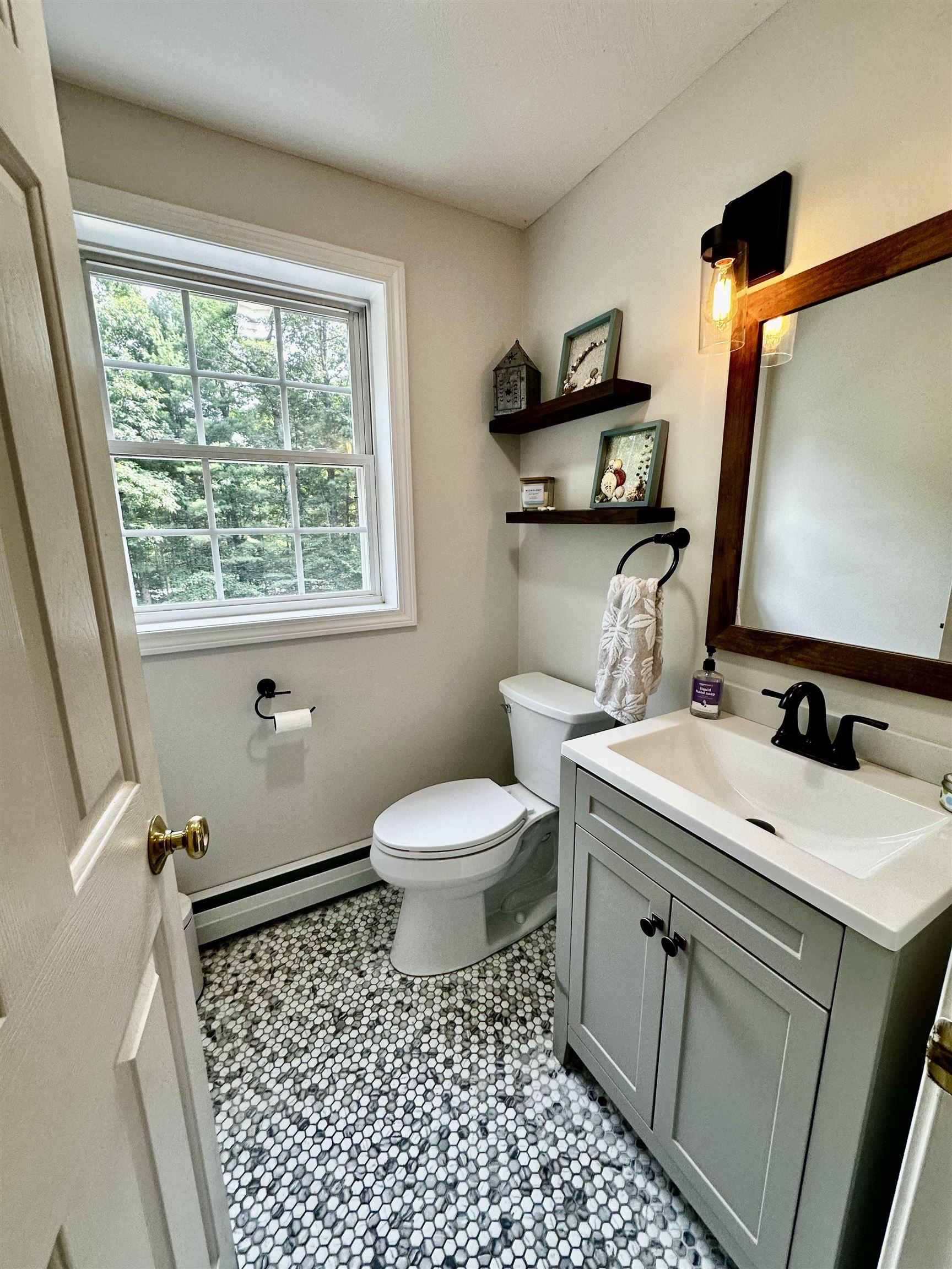 15 Hills Rd, Hooksett, NH 03106